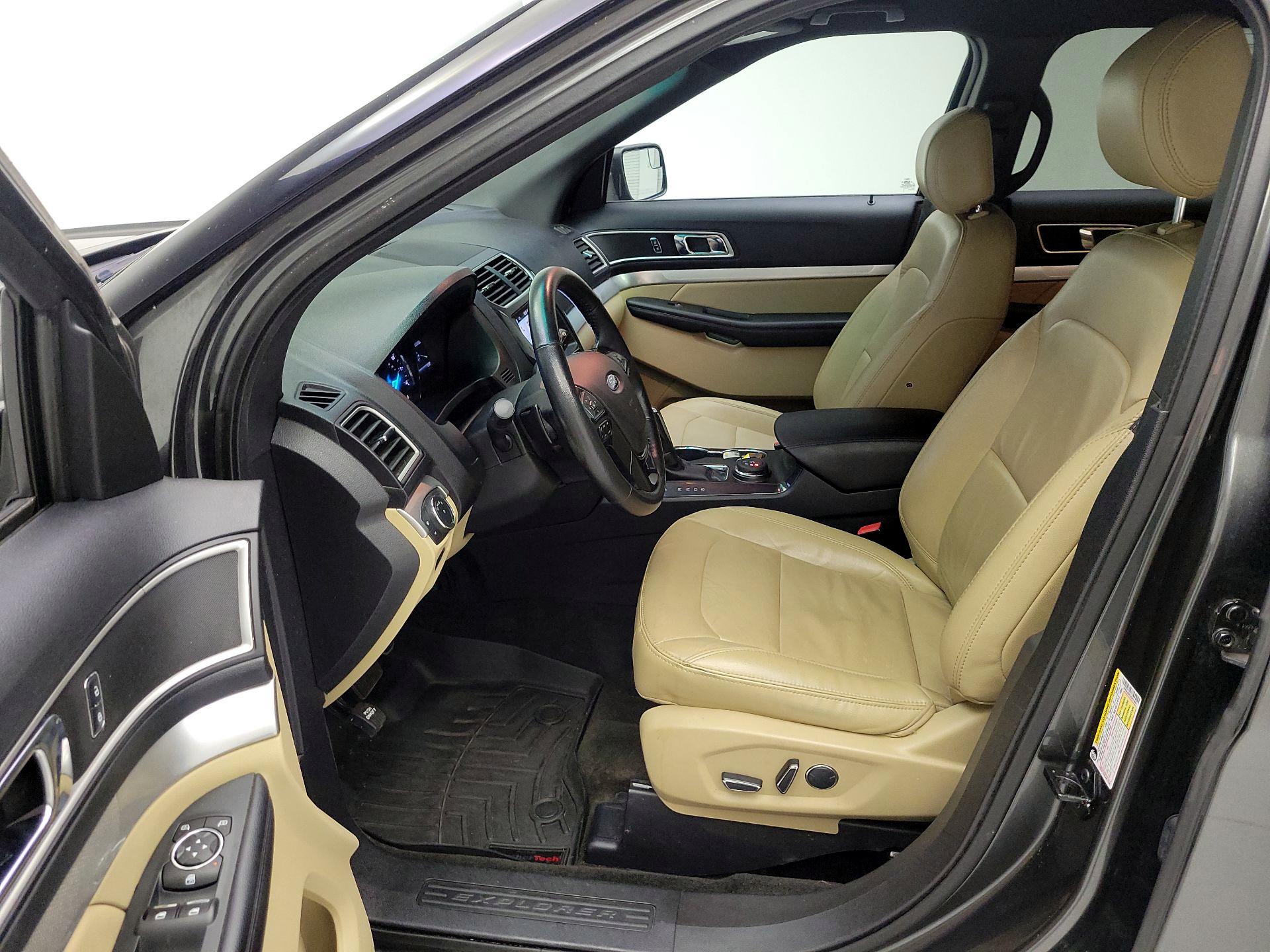 Thumbnail: 2017 Ford Explorer - 9