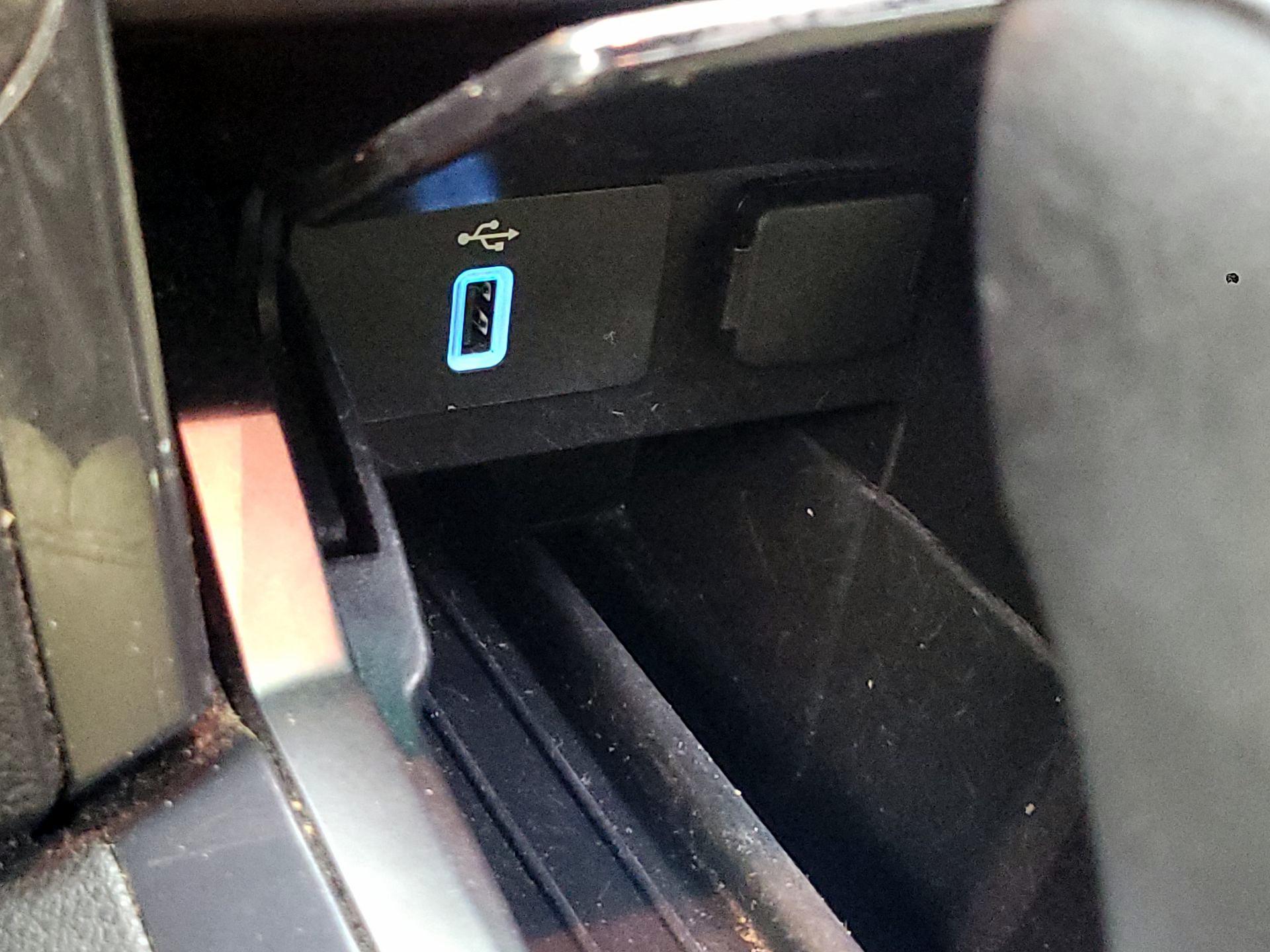 Thumbnail: 2017 Ford Explorer - 16