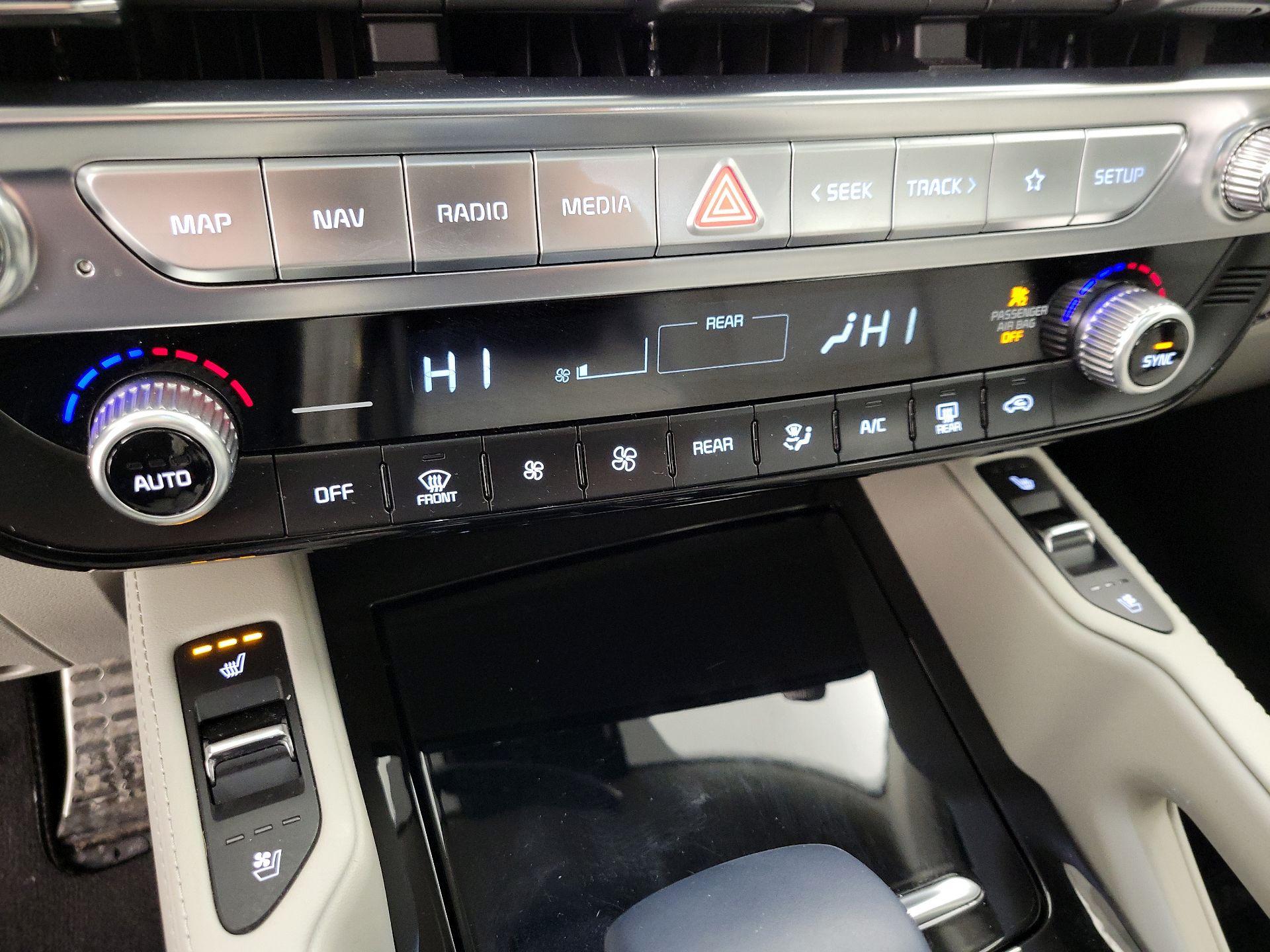 Thumbnail: 2025 Kia Telluride - 17