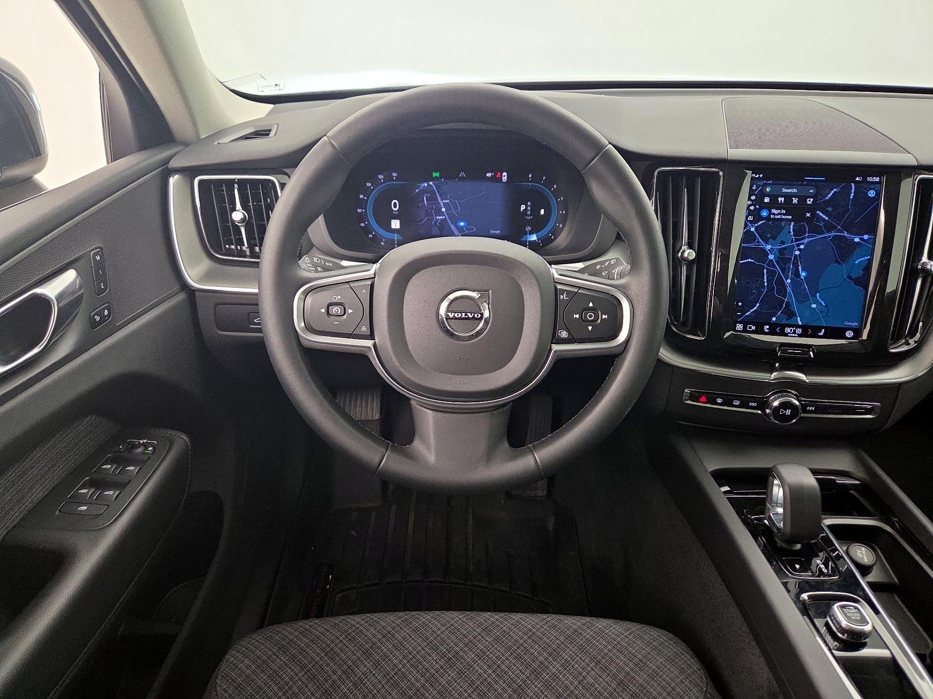 Thumbnail: 2023 Volvo XC60 - 10