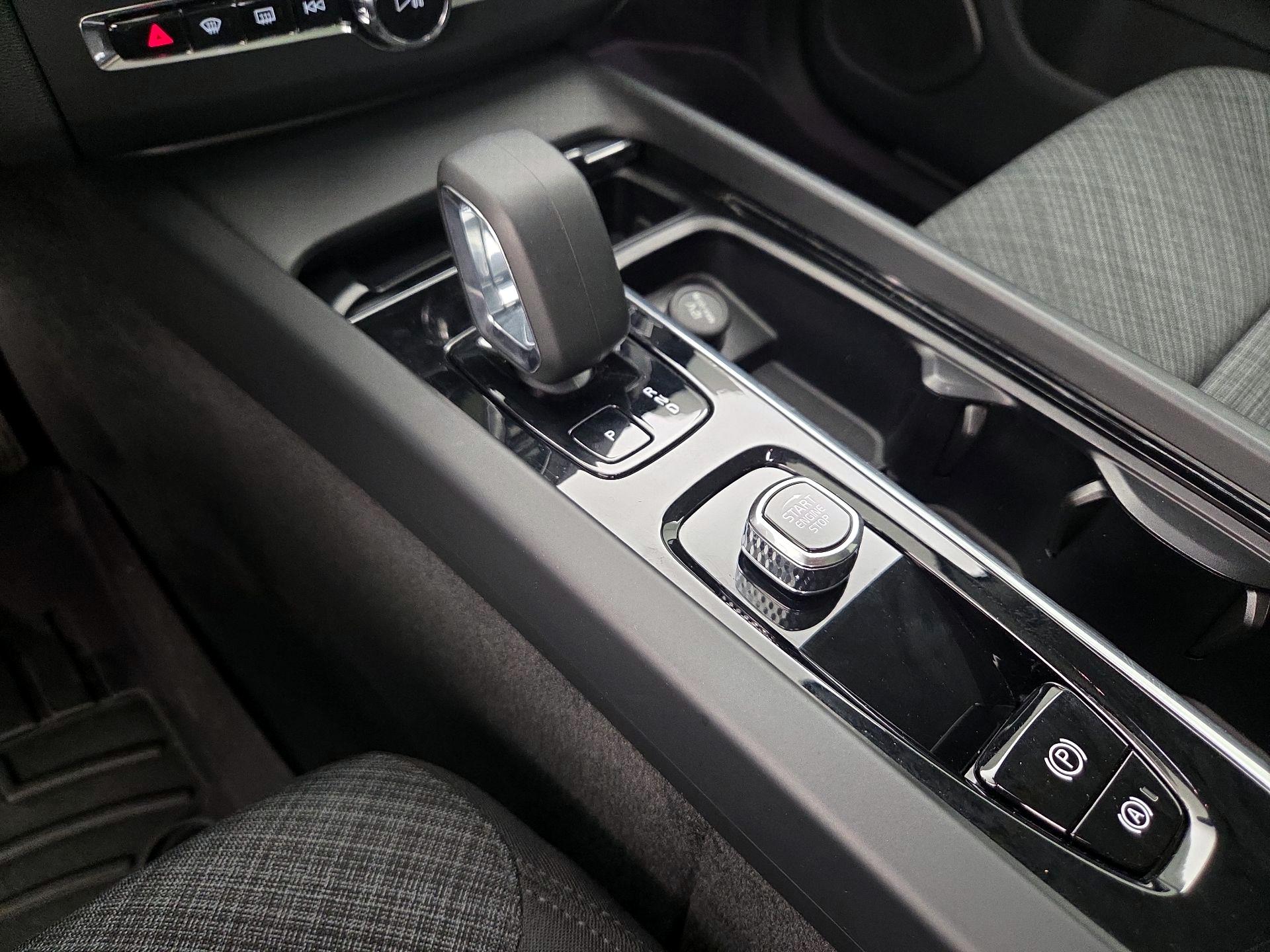 Thumbnail: 2023 Volvo XC60 - 18