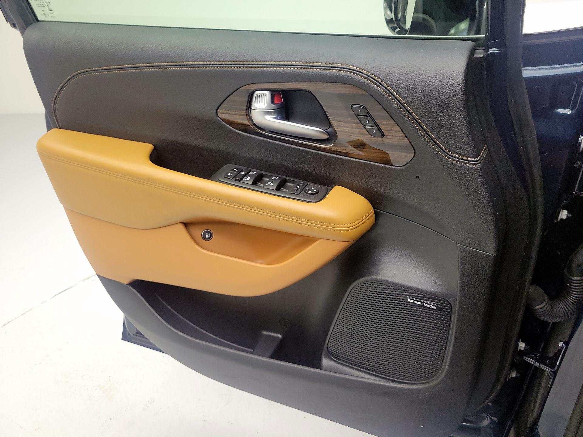 Thumbnail: 2023 Chrysler Pacifica - 10