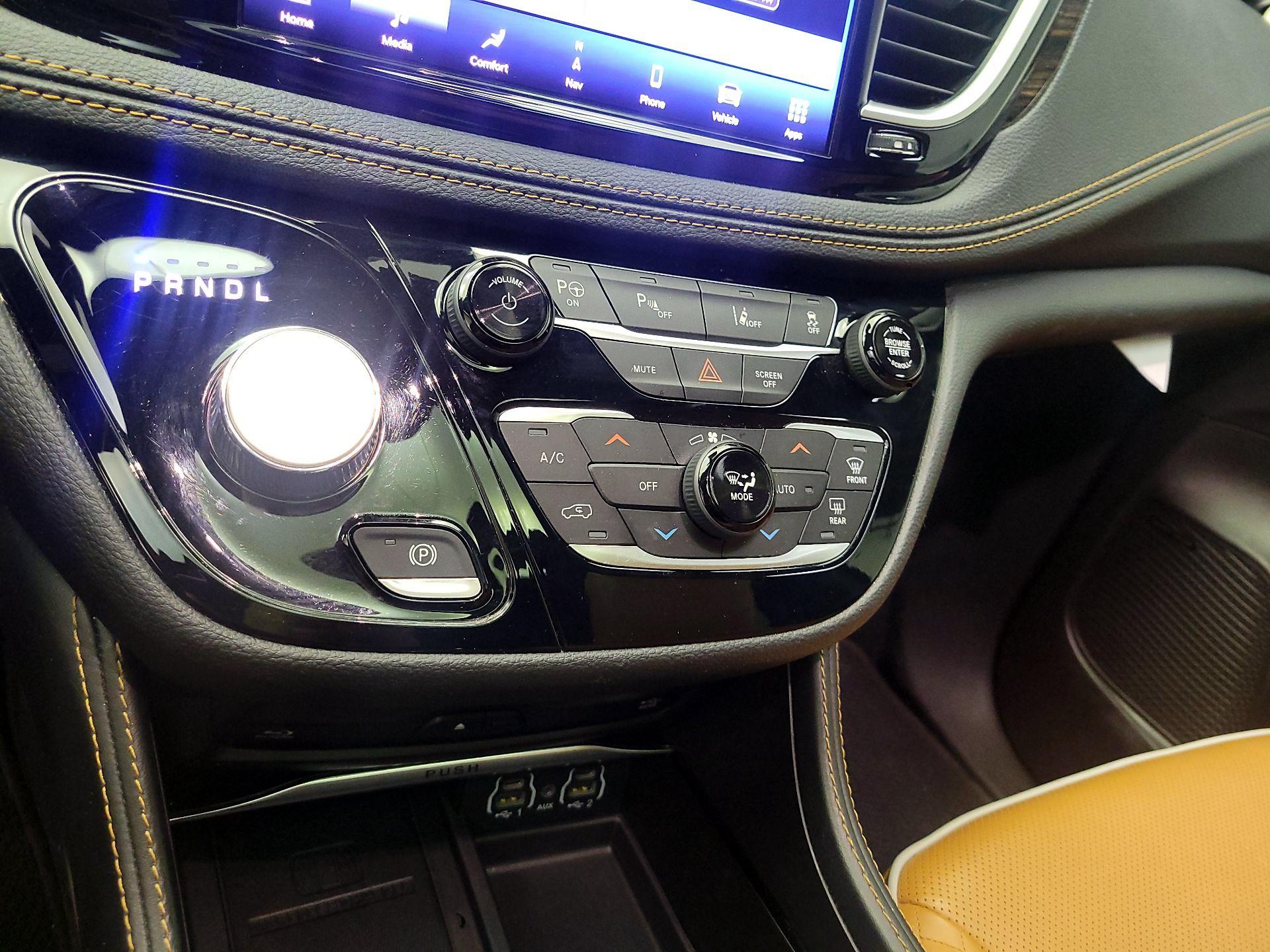 Thumbnail: 2023 Chrysler Pacifica - 15