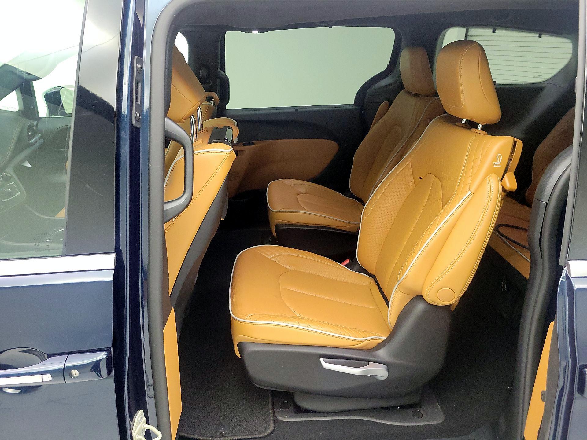 Thumbnail: 2023 Chrysler Pacifica - 19