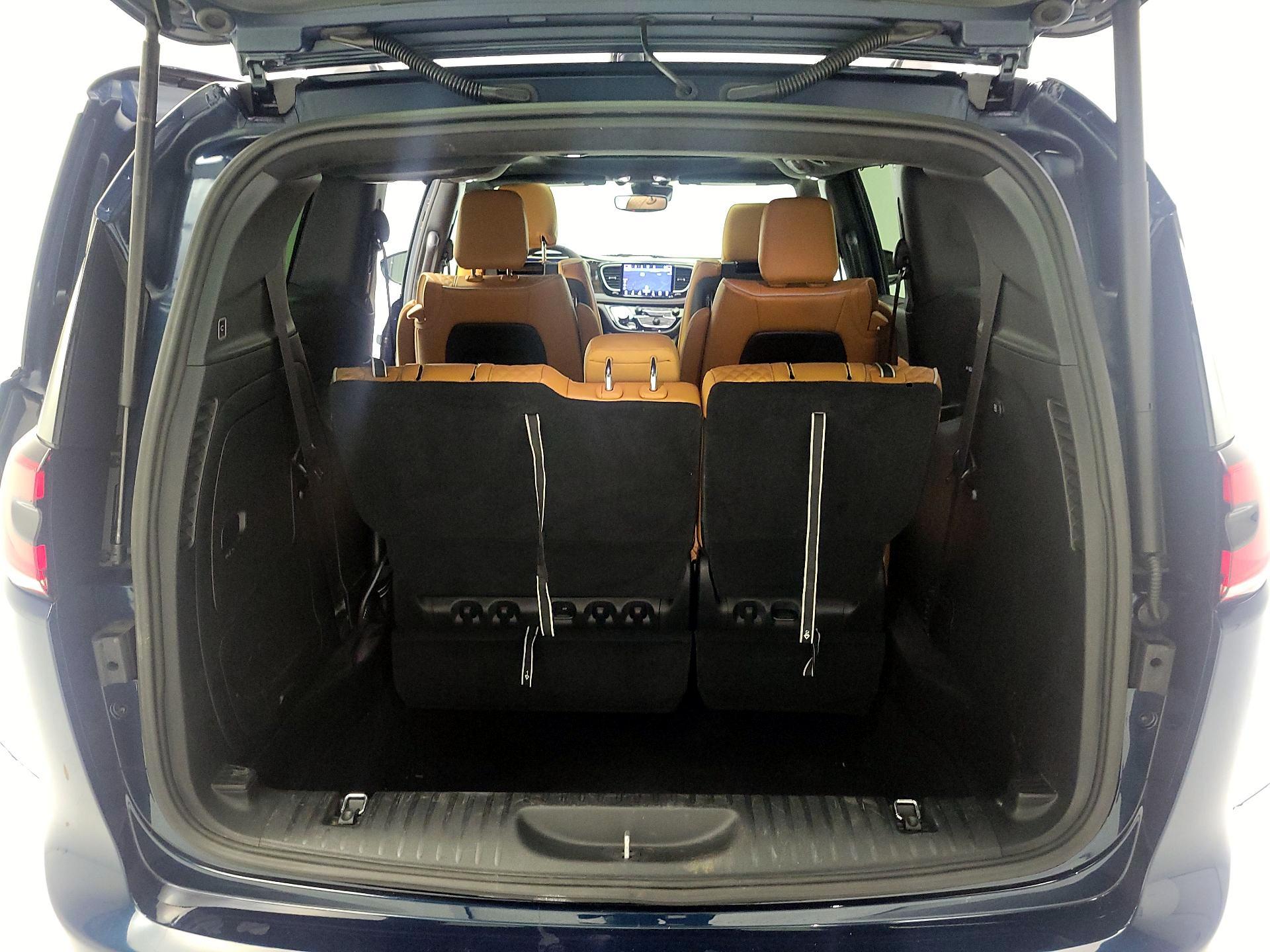 Thumbnail: 2023 Chrysler Pacifica - 20