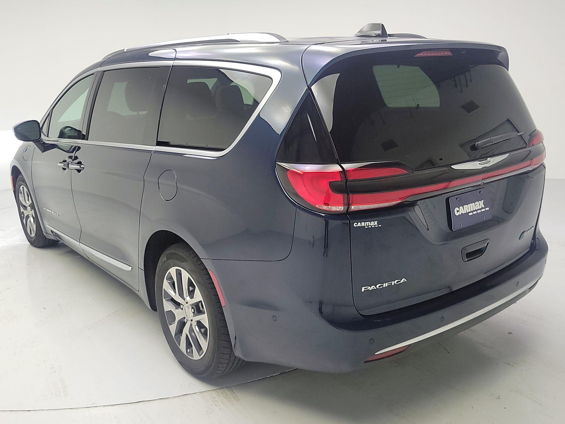 Thumbnail: 2023 Chrysler Pacifica - 7