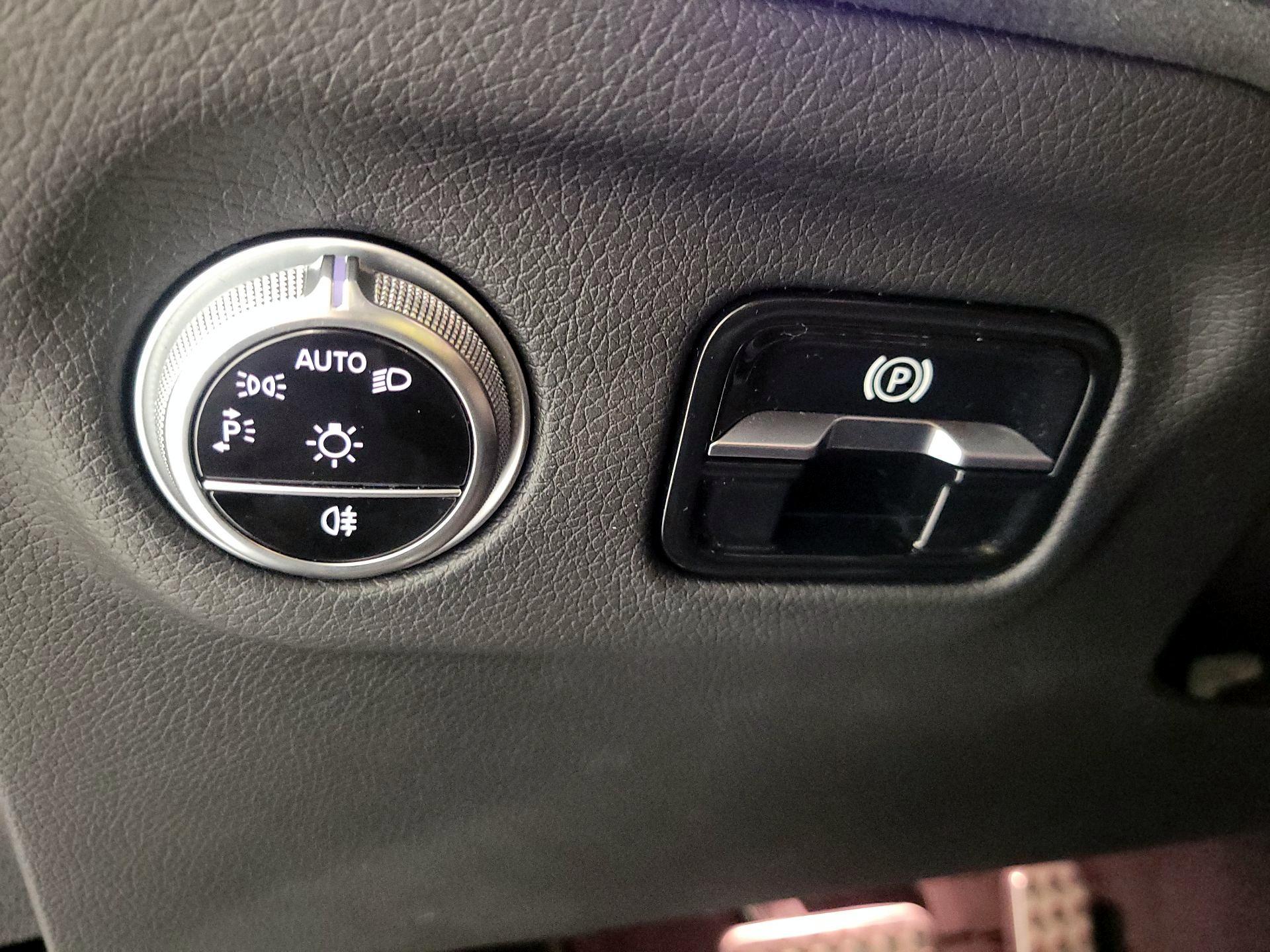 Thumbnail: 2022 Mercedes-Benz EQS - 11