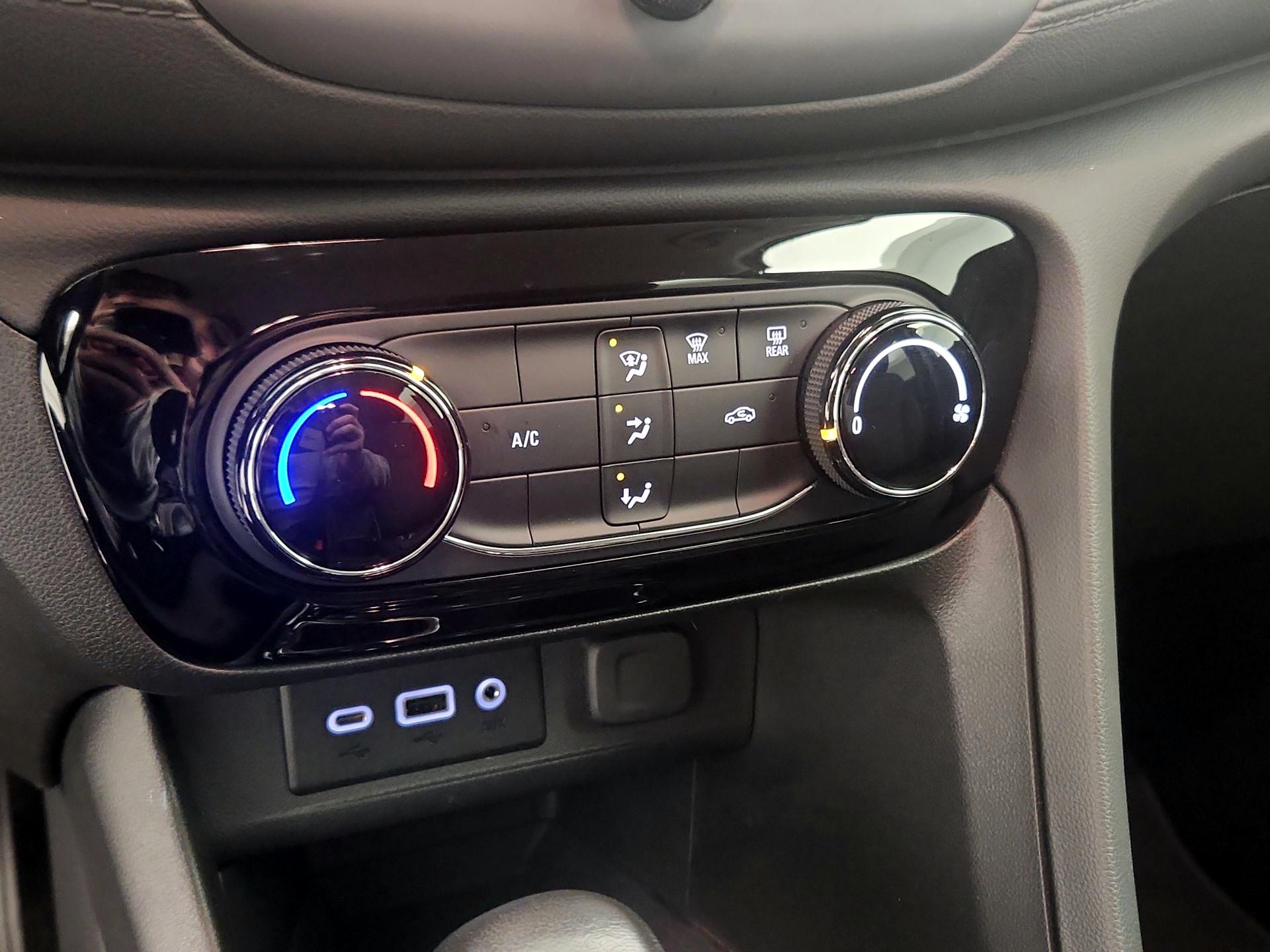 Thumbnail: 2023 Buick Encore GX - 16