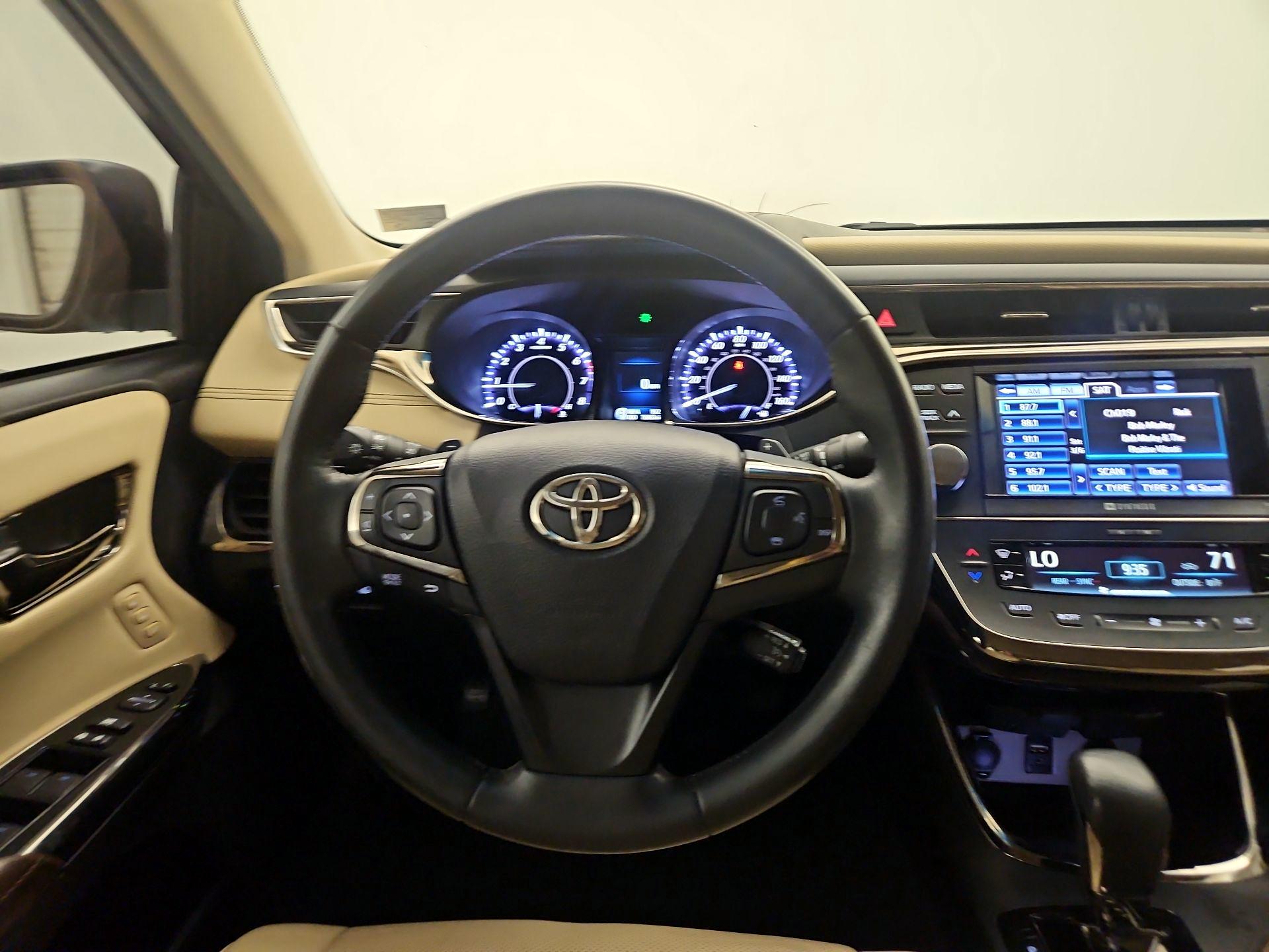 Thumbnail: 2014 Toyota Avalon - 10