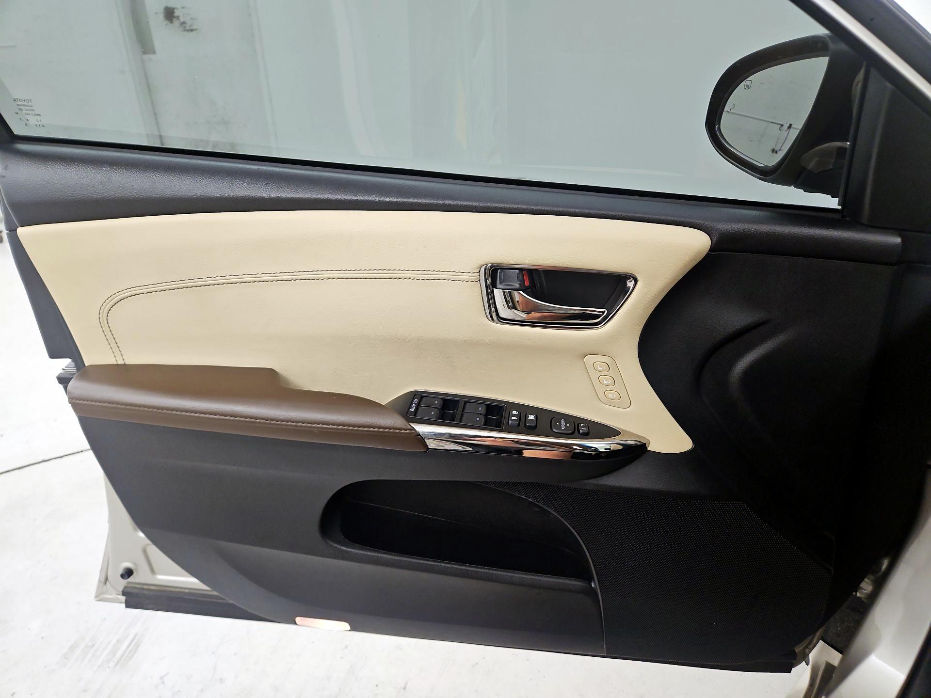 Thumbnail: 2014 Toyota Avalon - 12