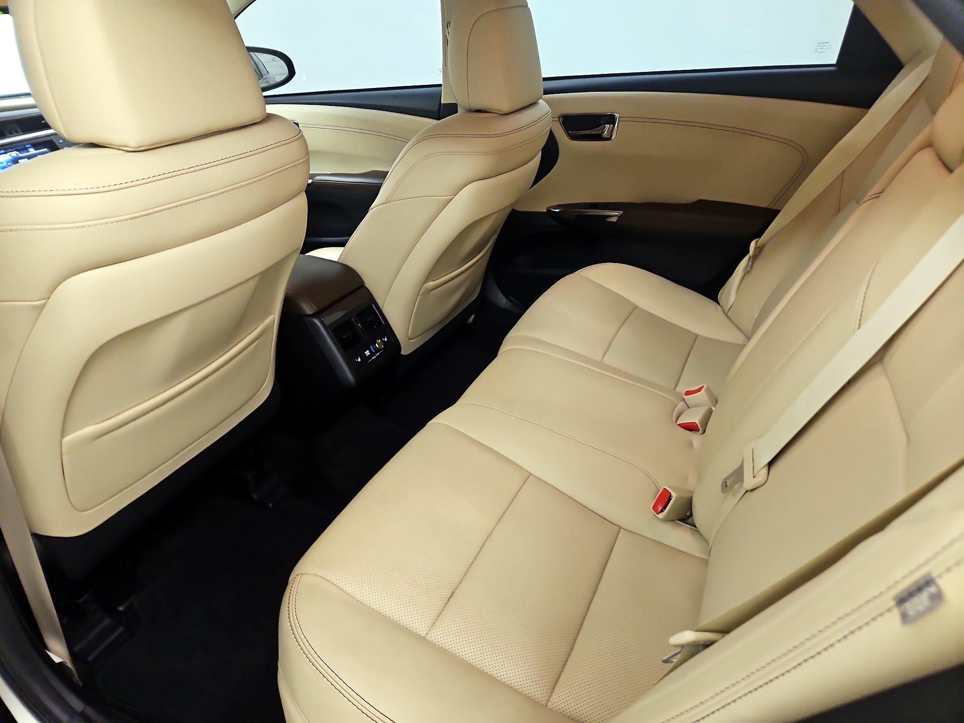 Thumbnail: 2014 Toyota Avalon - 18