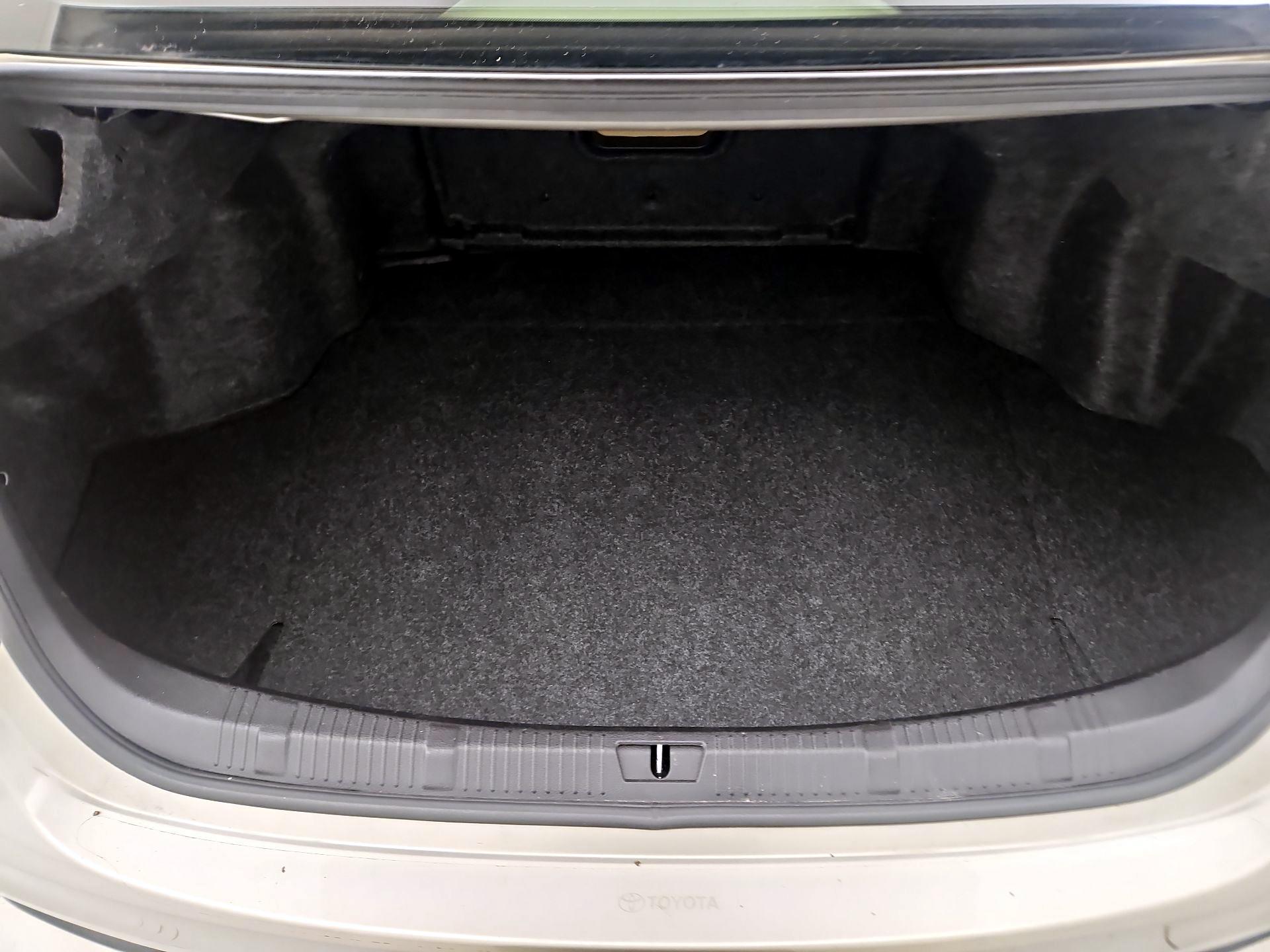 Thumbnail: 2014 Toyota Avalon - 19