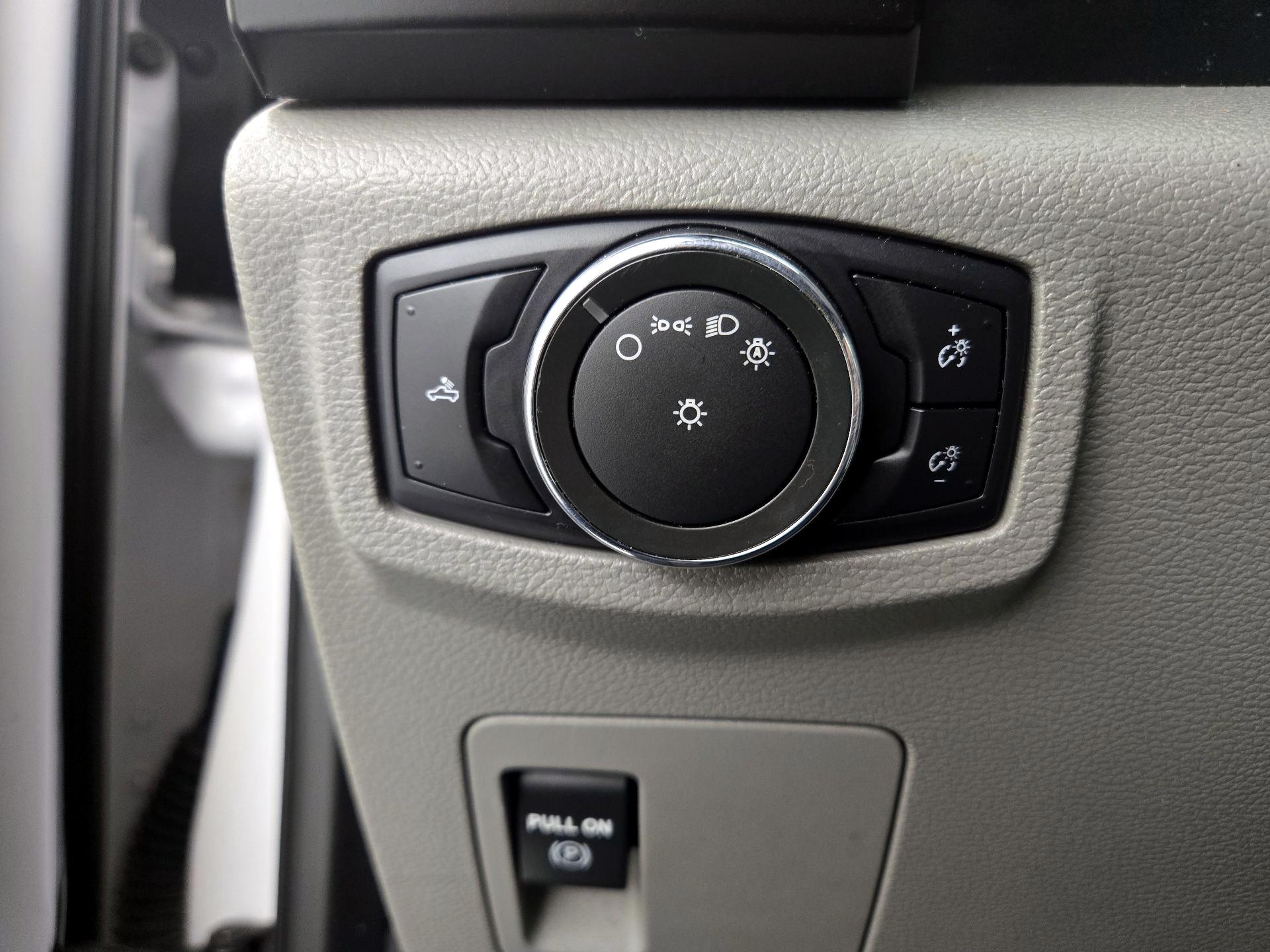 Thumbnail: 2016 Ford F-150 - 13