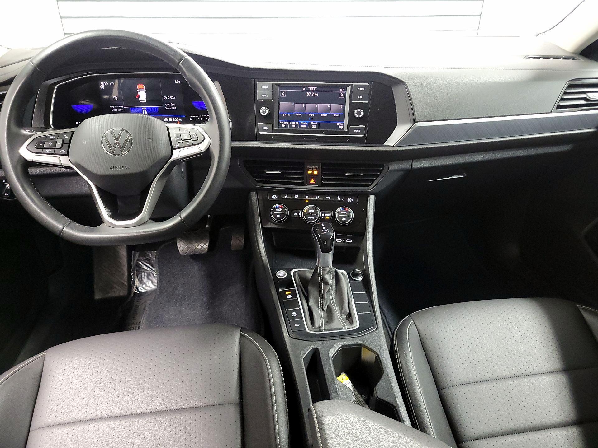 Thumbnail: 2024 Volkswagen Jetta - 9