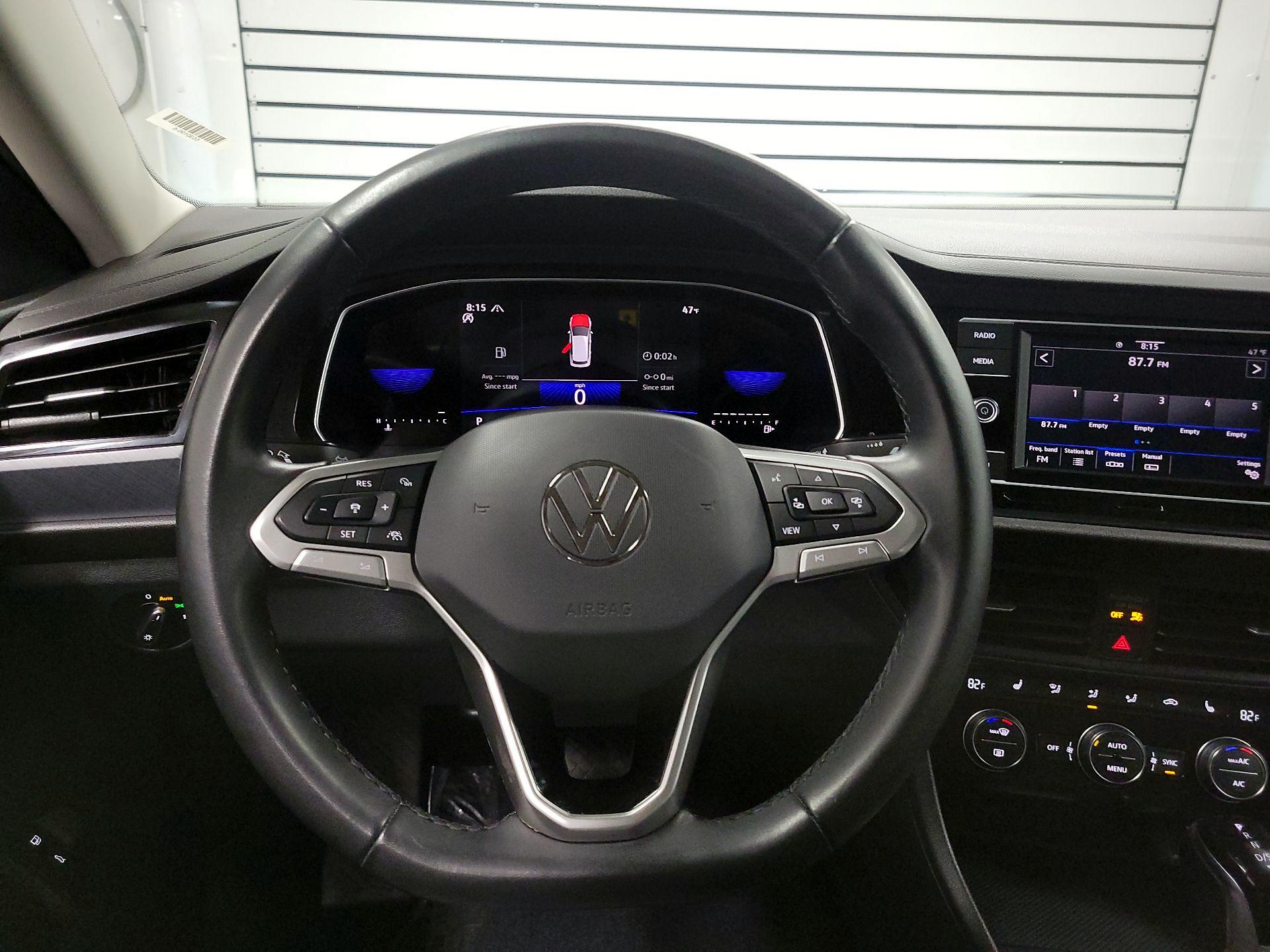 Thumbnail: 2024 Volkswagen Jetta - 10