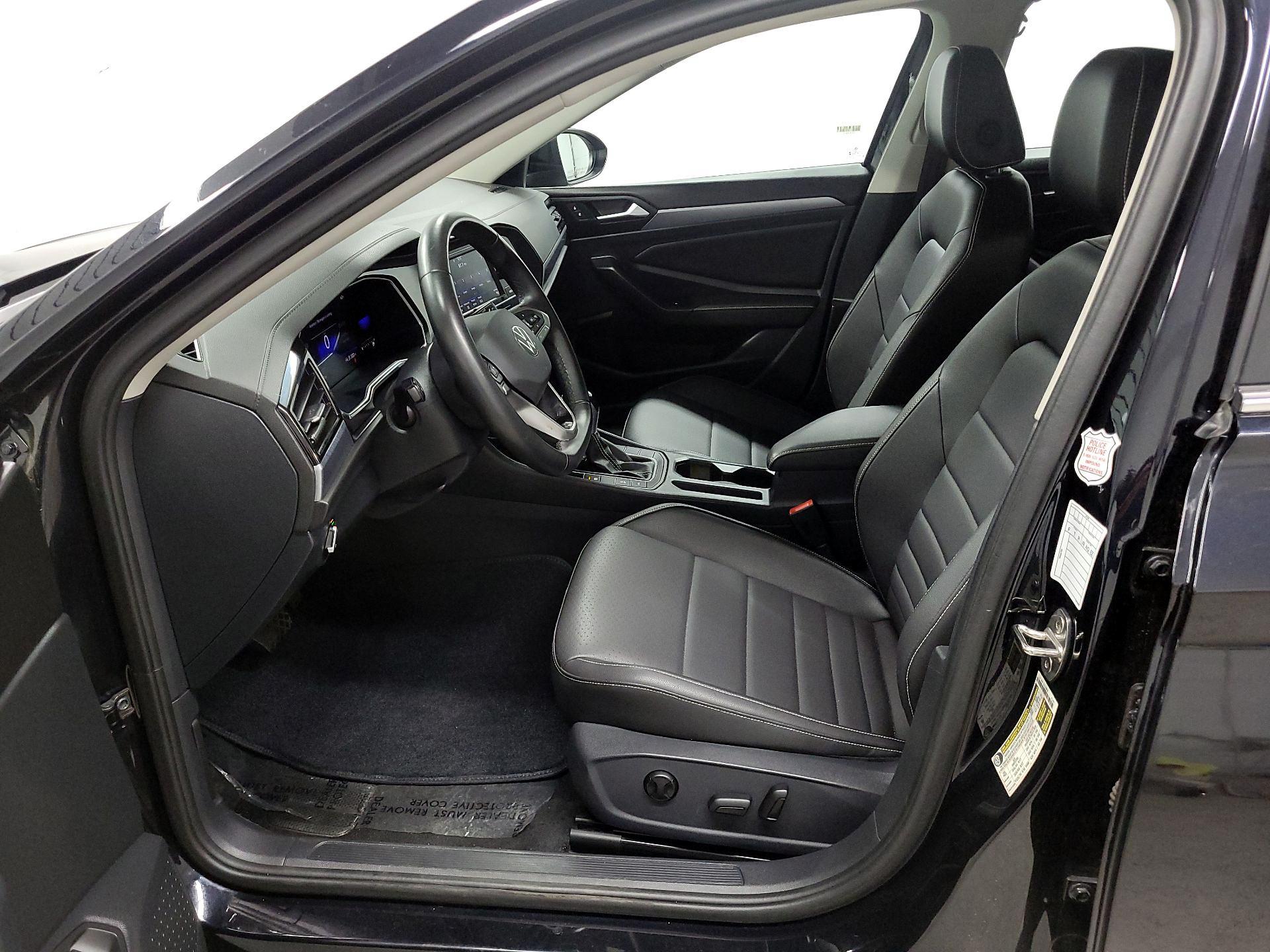 Thumbnail: 2024 Volkswagen Jetta - 11