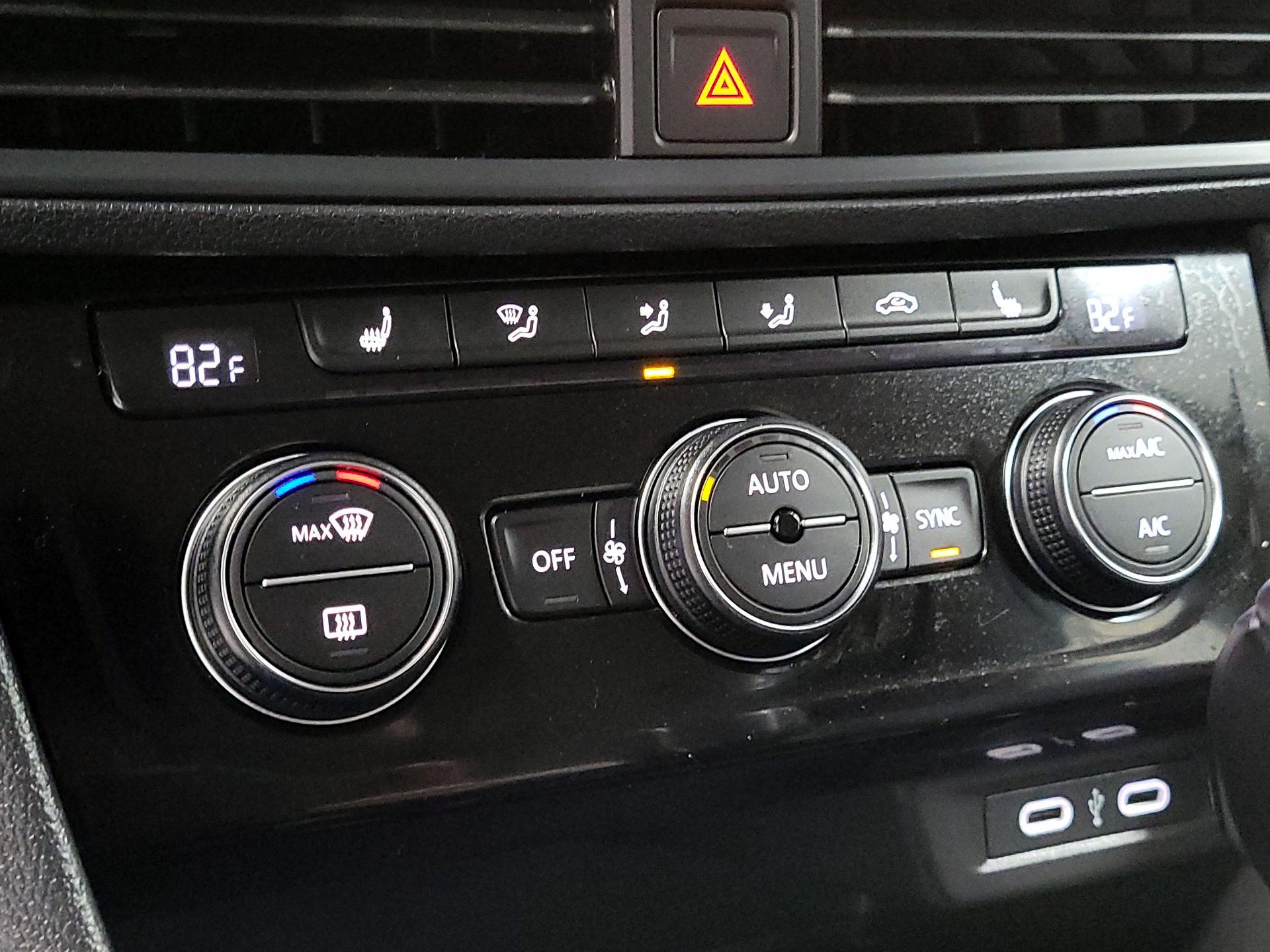 Thumbnail: 2024 Volkswagen Jetta - 16