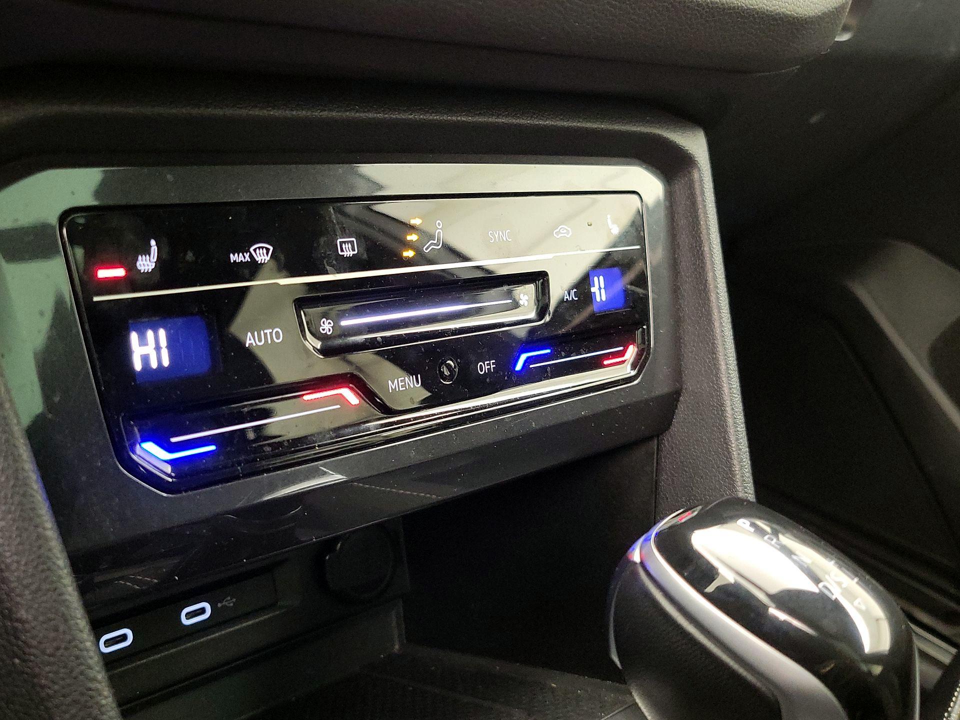 Thumbnail: 2022 Volkswagen Tiguan - 16