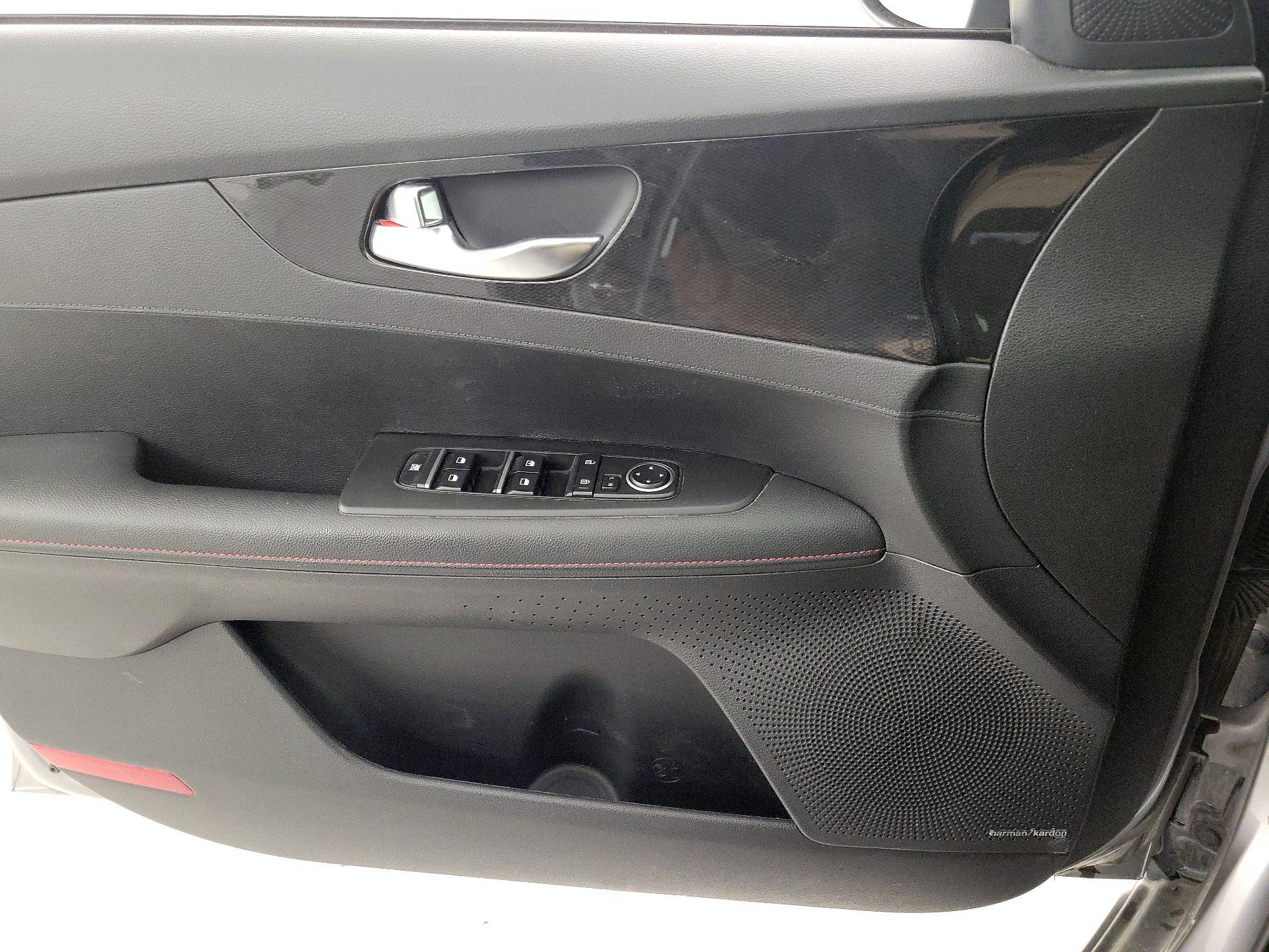 Thumbnail: 2023 Kia Forte - 12