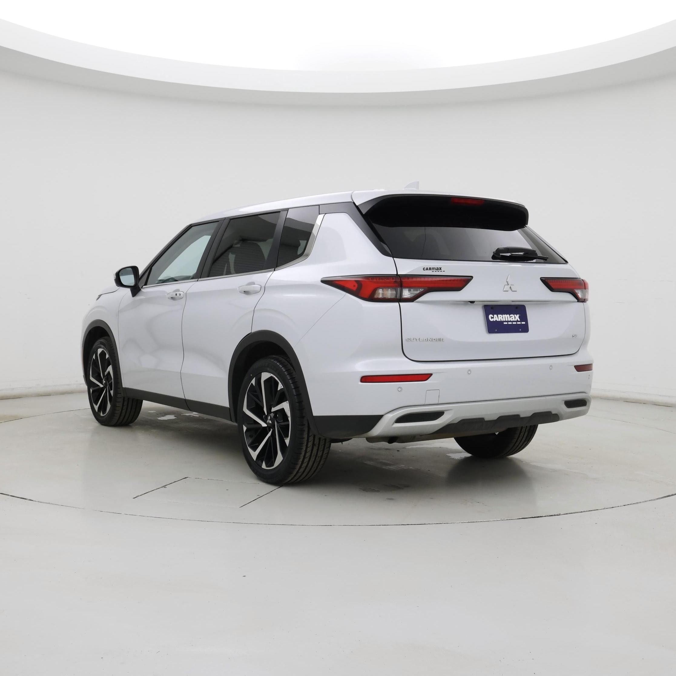 Thumbnail: 2024 Mitsubishi Outlander - 2