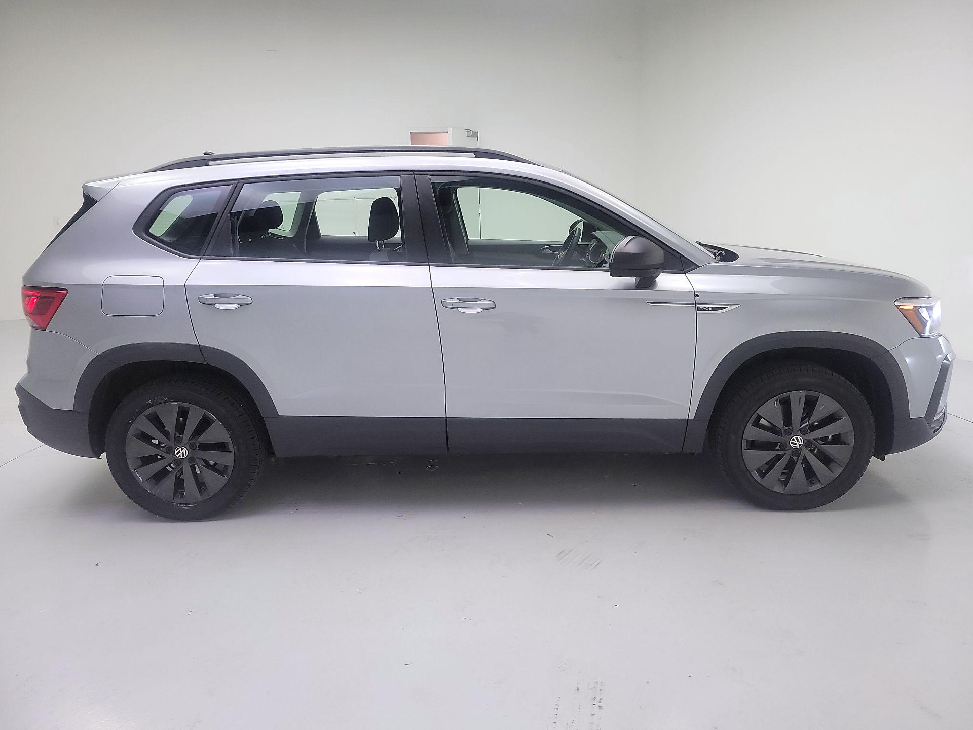 Thumbnail: 2024 Volkswagen Taos - 4