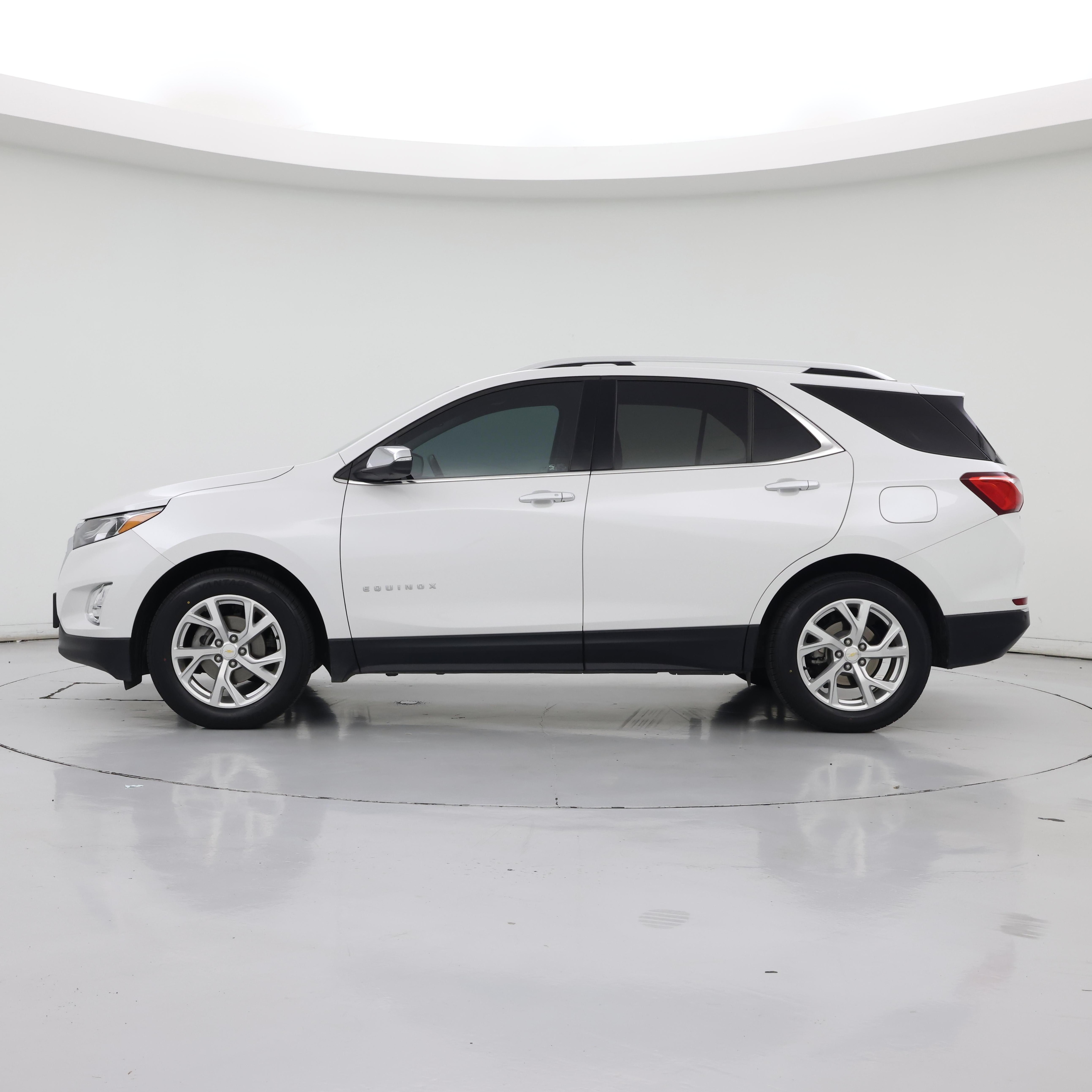 Thumbnail: 2021 Chevrolet Equinox - 3