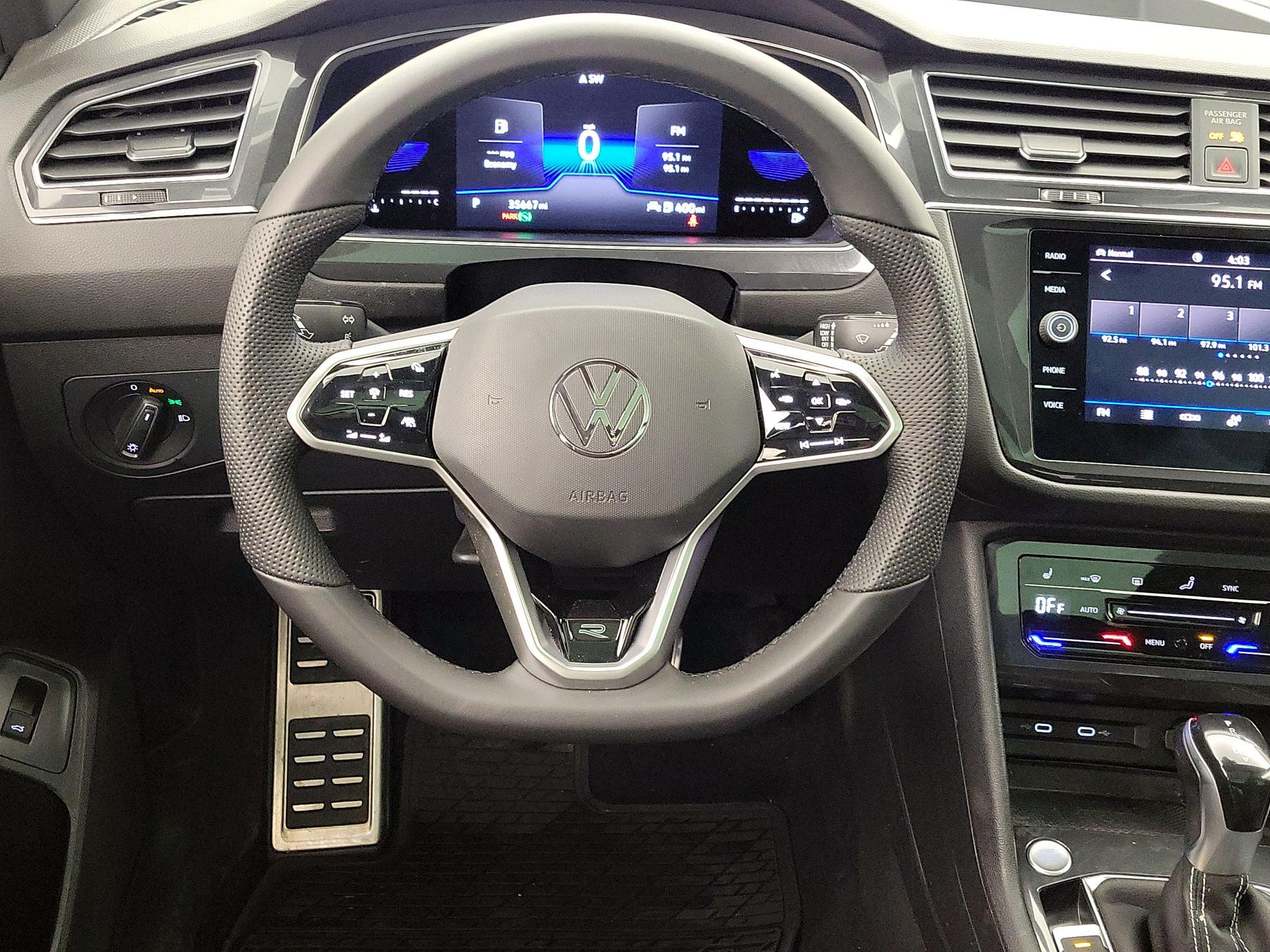 Thumbnail: 2022 Volkswagen Tiguan - 10