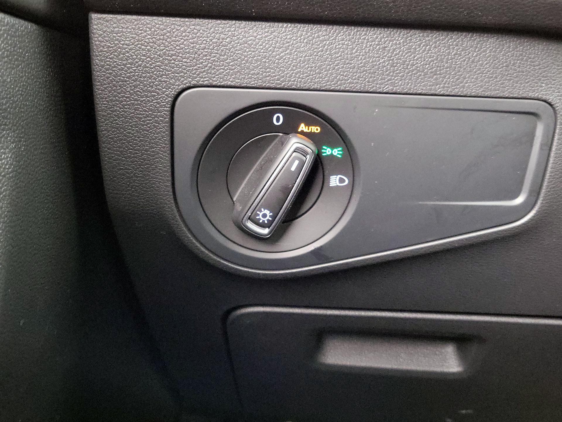 Thumbnail: 2022 Volkswagen Tiguan - 13