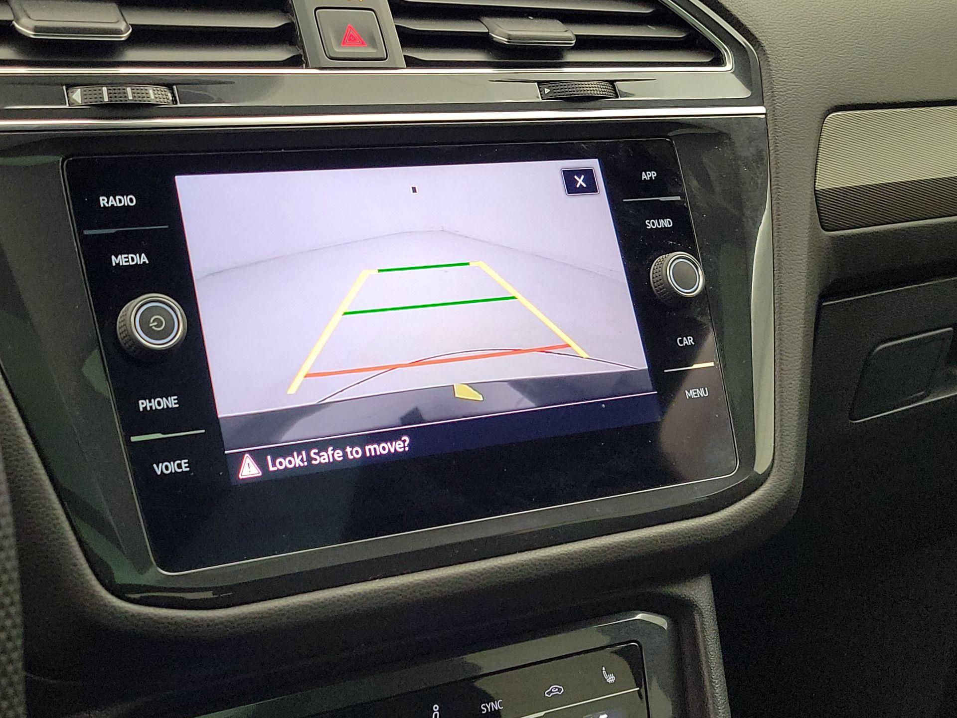 Thumbnail: 2022 Volkswagen Tiguan - 14