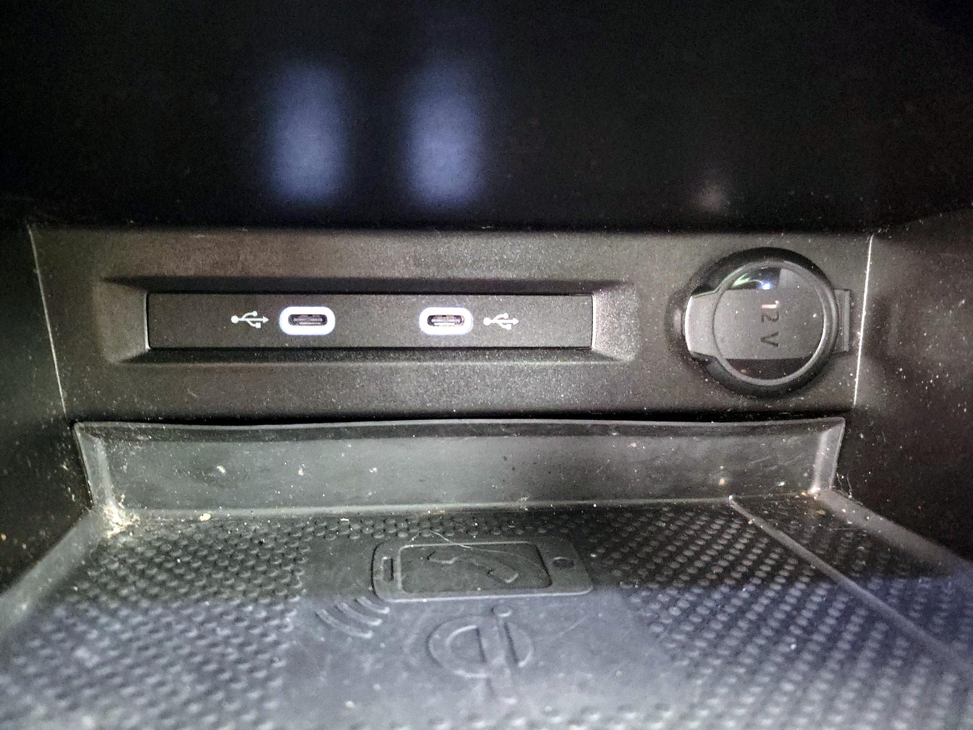 Thumbnail: 2022 Volkswagen Tiguan - 18