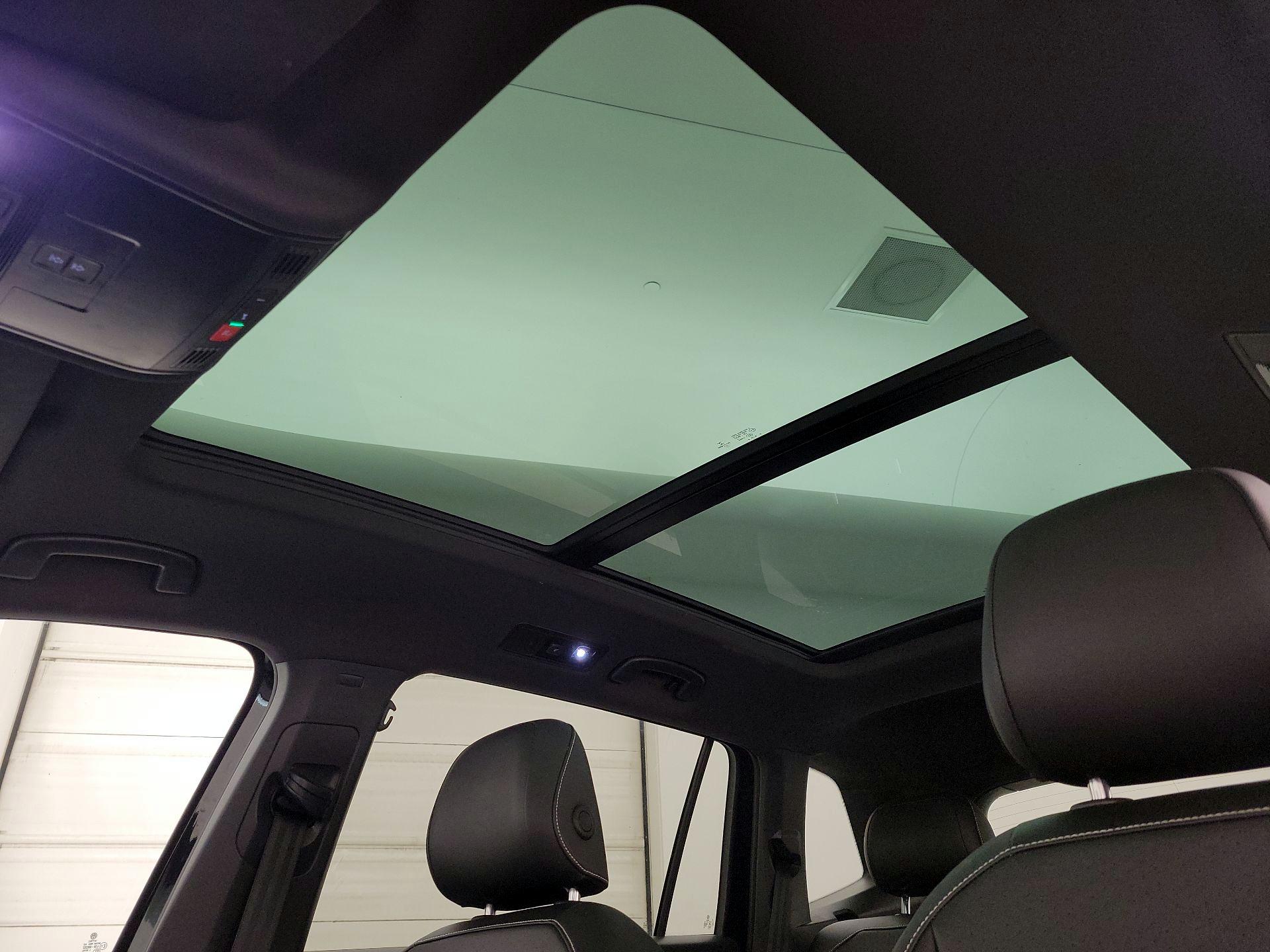 Thumbnail: 2022 Volkswagen Tiguan - 19