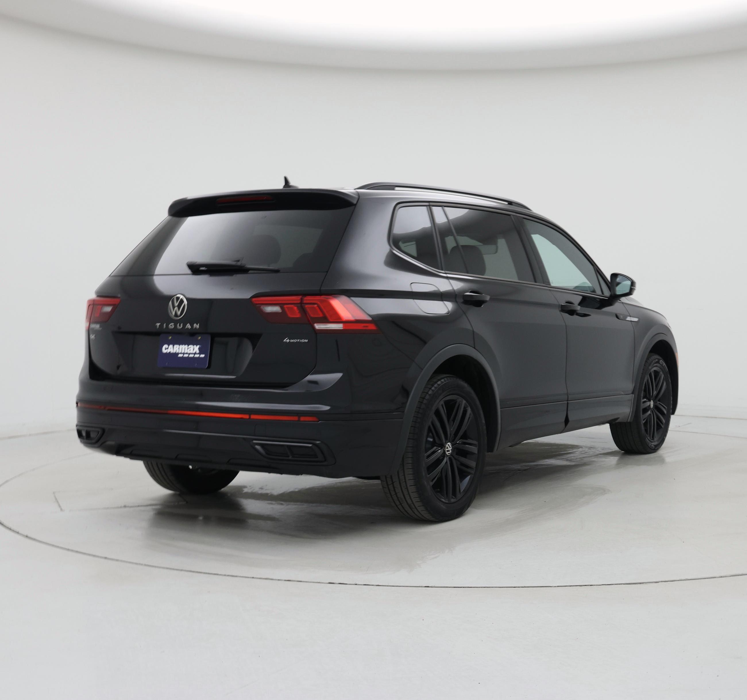 Thumbnail: 2022 Volkswagen Tiguan - 8