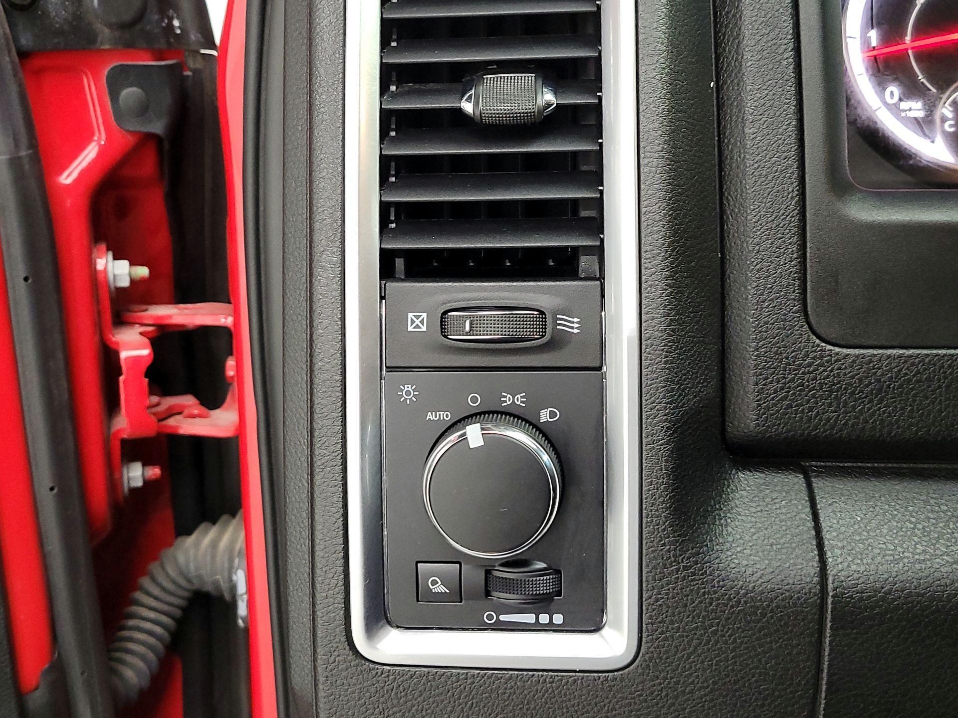 Thumbnail: 2024 RAM 1500 Classic - 13