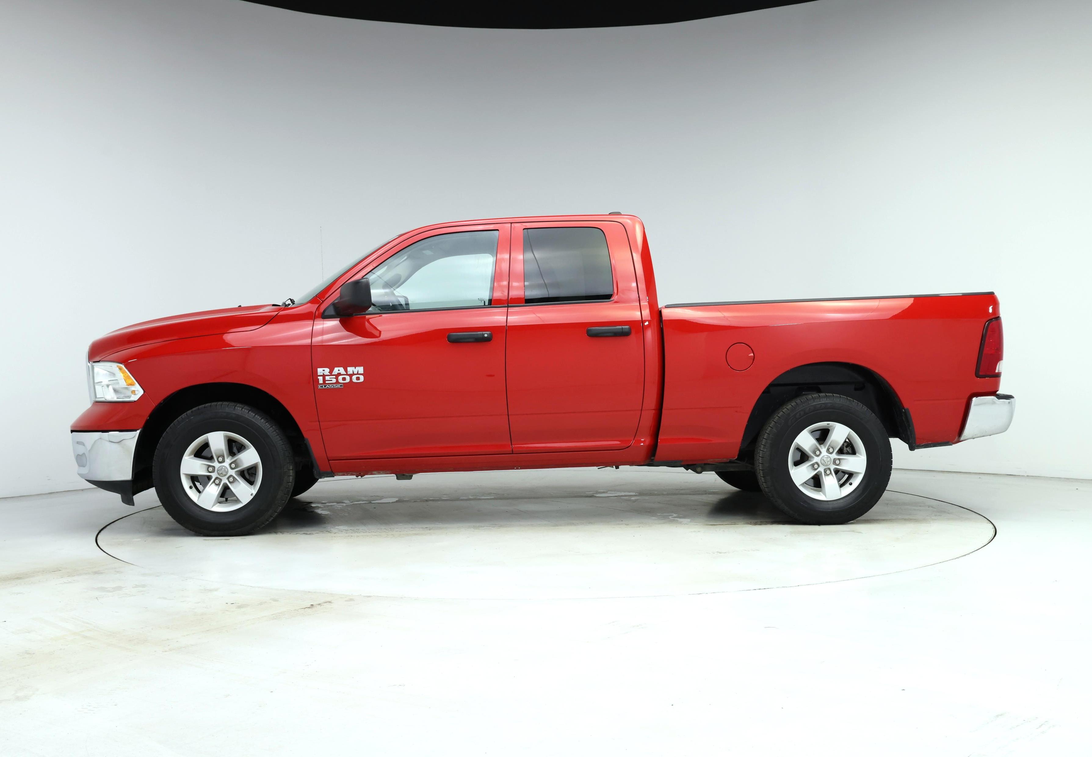 Thumbnail: 2024 RAM 1500 Classic - 3