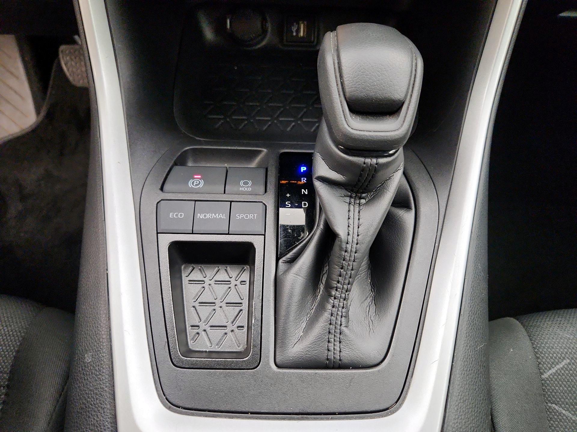 Thumbnail: 2024 Toyota RAV4 - 17