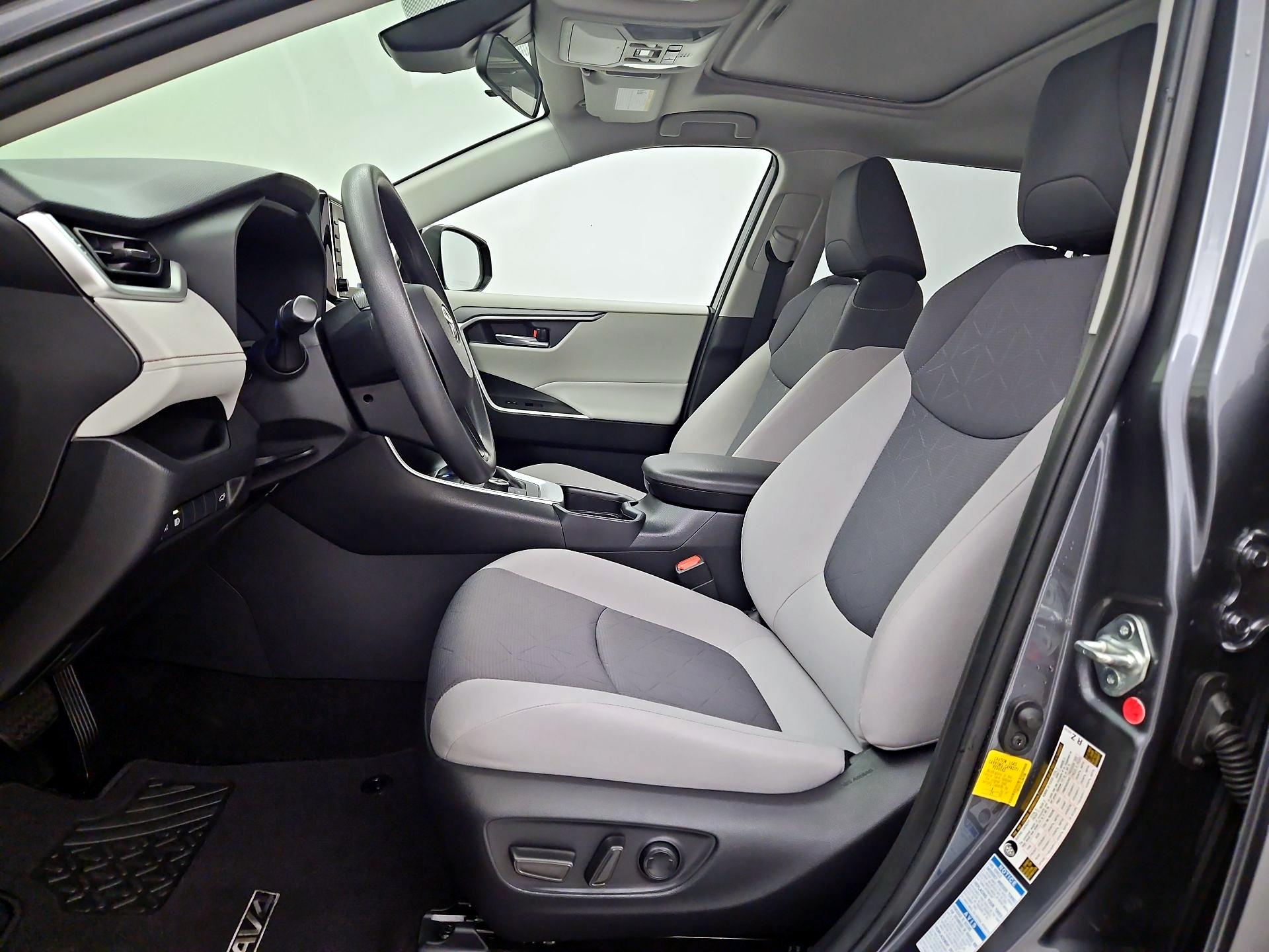 Thumbnail: 2020 Toyota RAV4 - 11