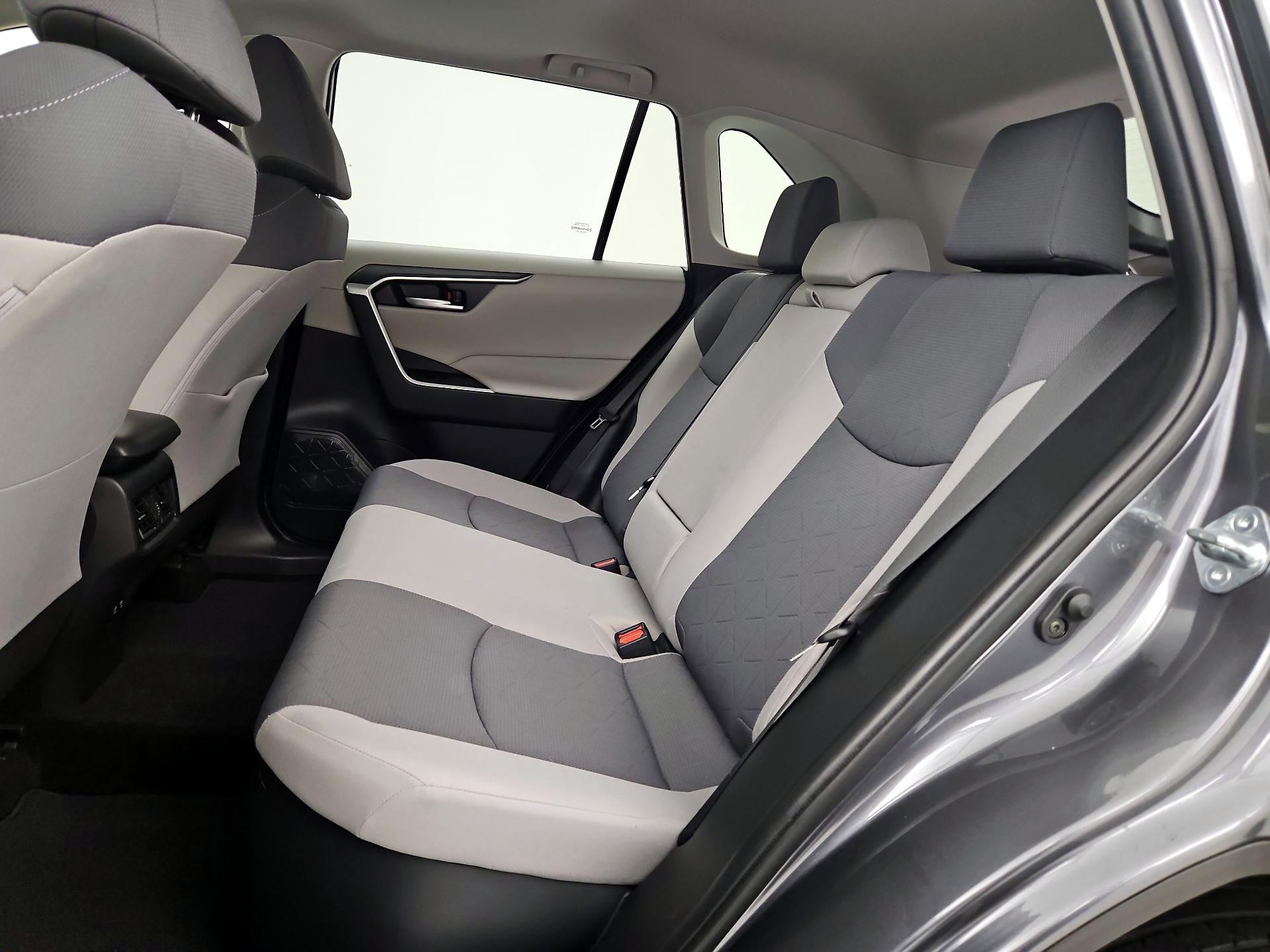 Thumbnail: 2020 Toyota RAV4 - 18