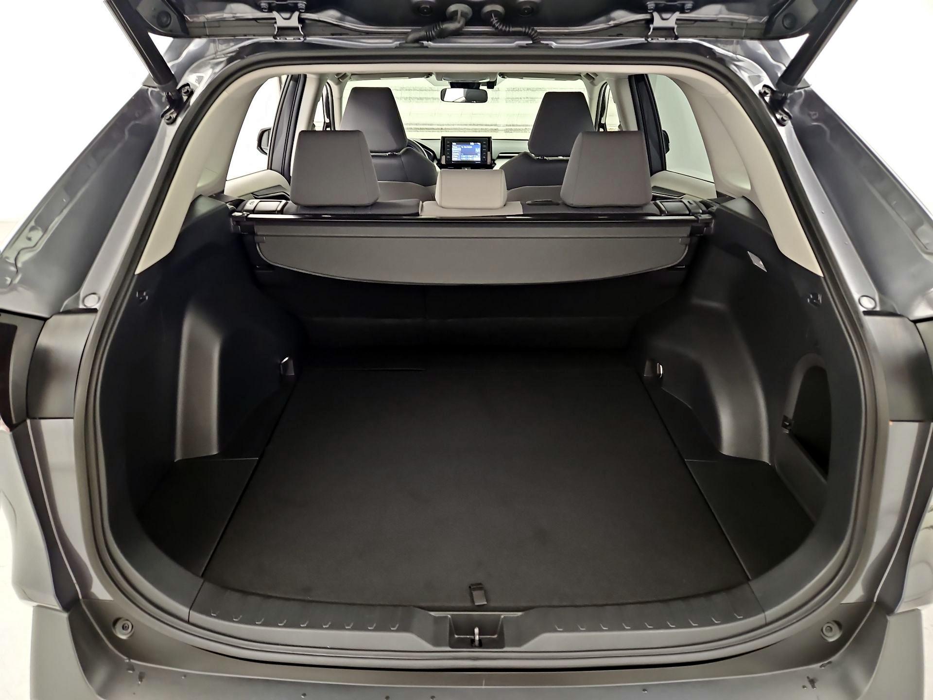 Thumbnail: 2020 Toyota RAV4 - 19