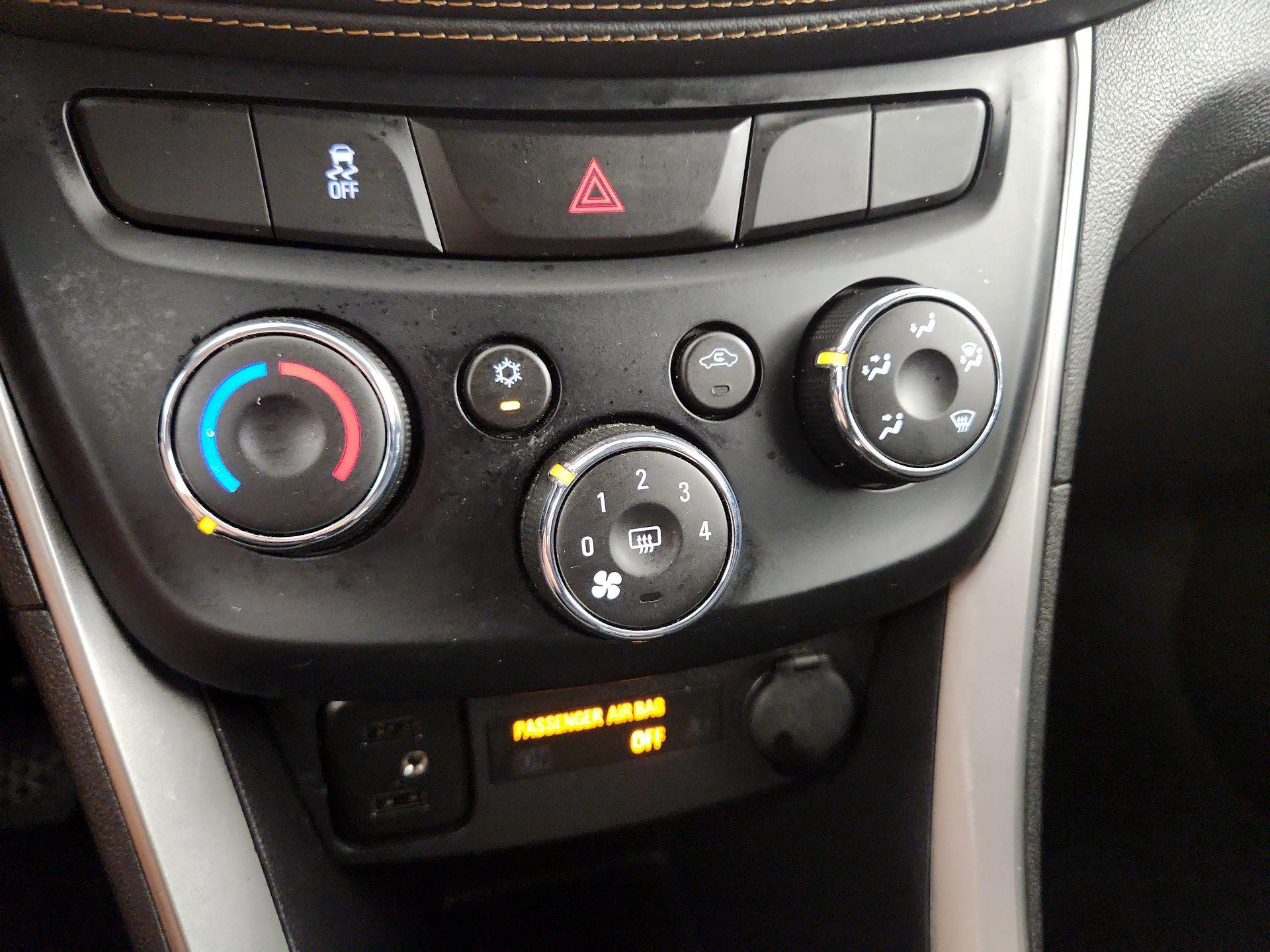 Thumbnail: 2020 Chevrolet Trax - 16