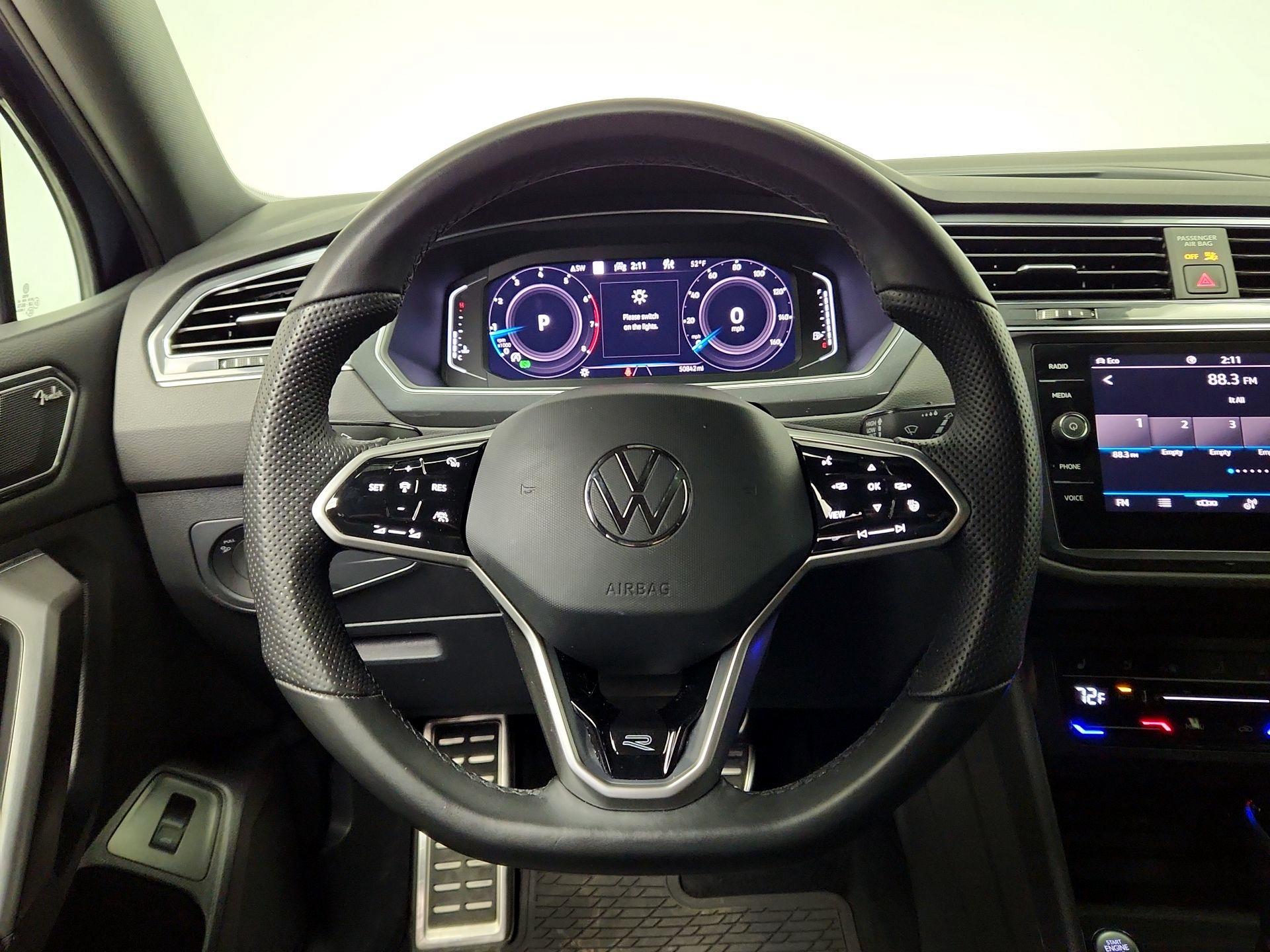 Thumbnail: 2022 Volkswagen Tiguan - 10