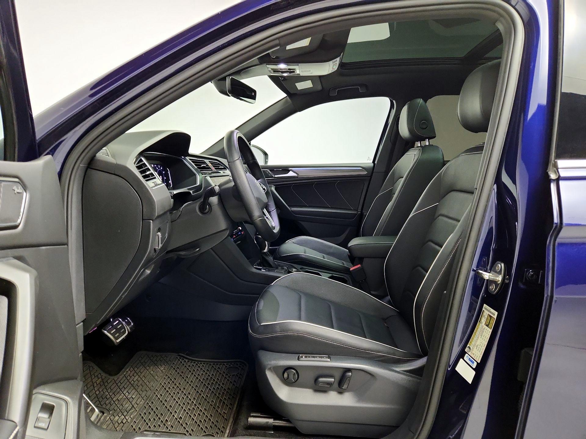 Thumbnail: 2022 Volkswagen Tiguan - 11