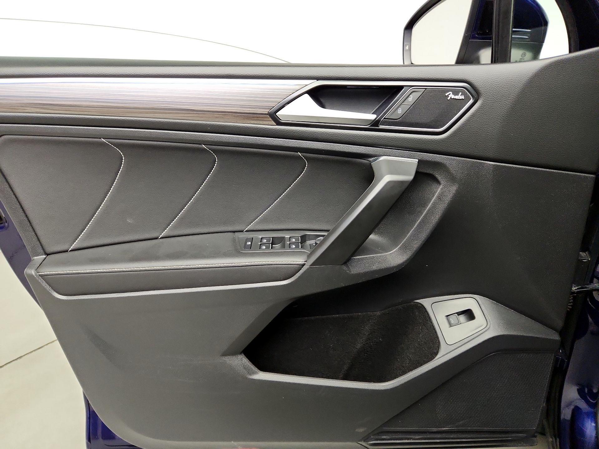 Thumbnail: 2022 Volkswagen Tiguan - 12