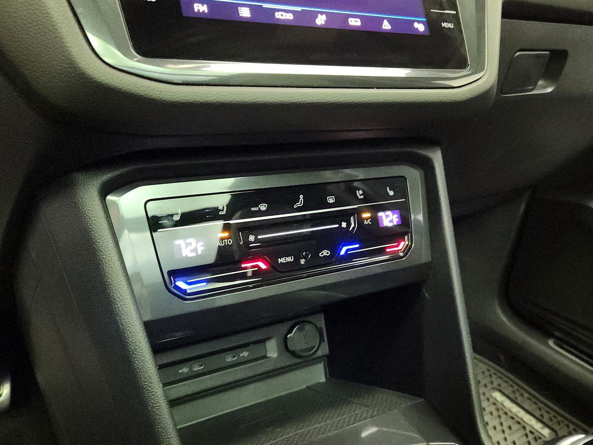 Thumbnail: 2022 Volkswagen Tiguan - 16