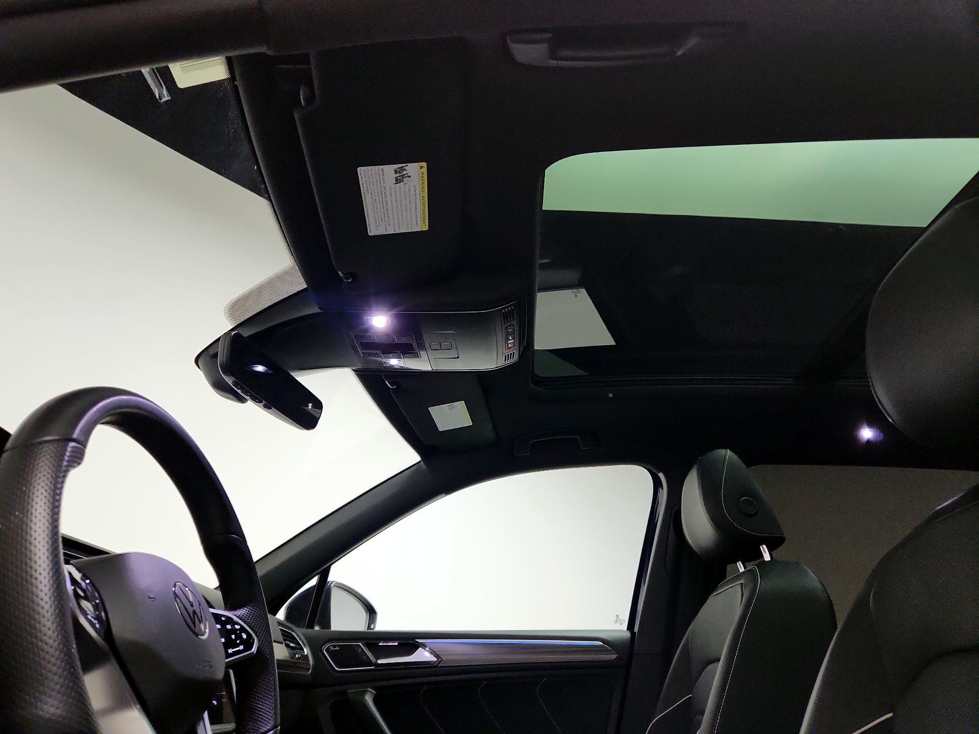 Thumbnail: 2022 Volkswagen Tiguan - 19