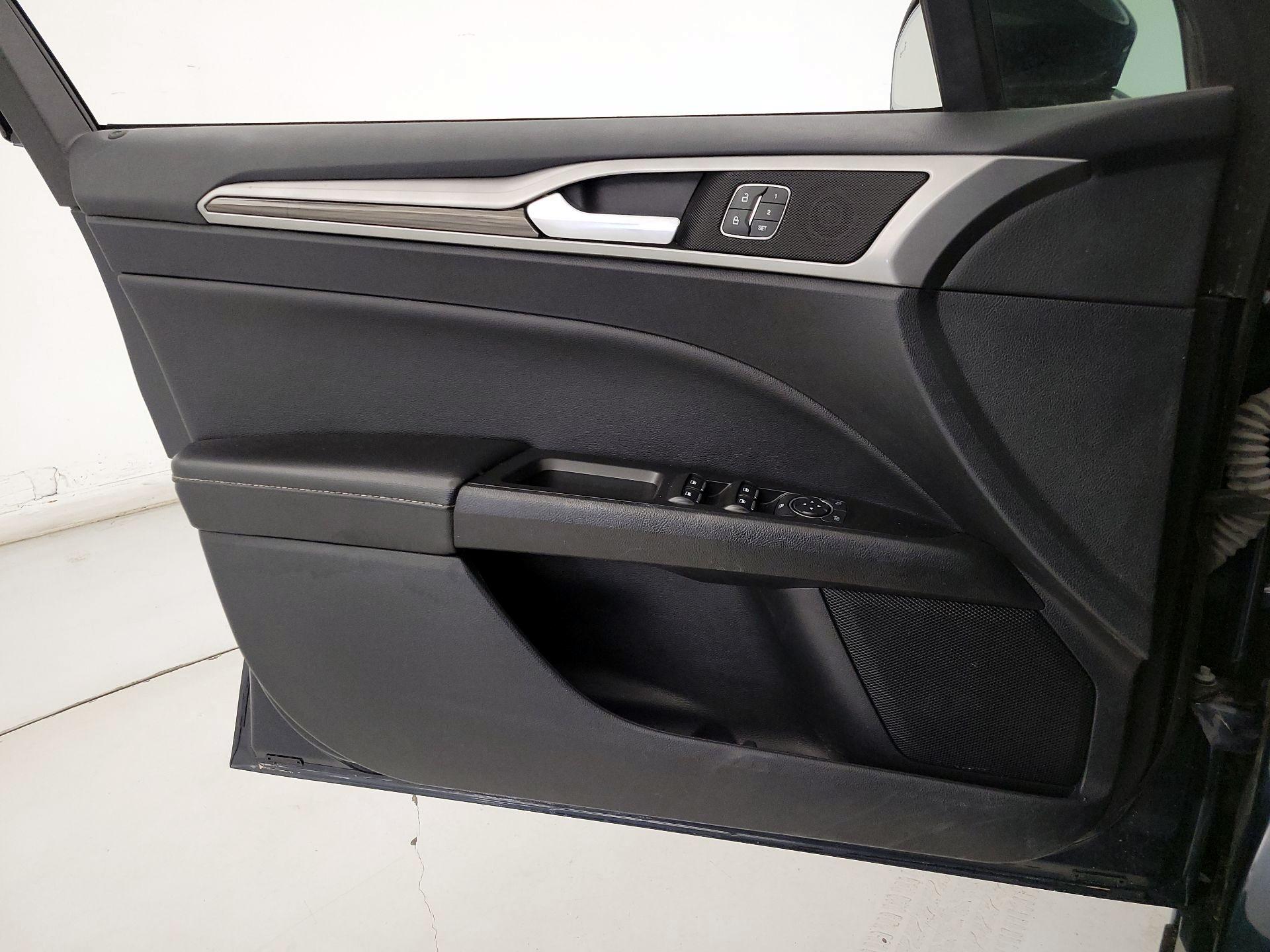 Thumbnail: 2020 Ford Fusion - 12