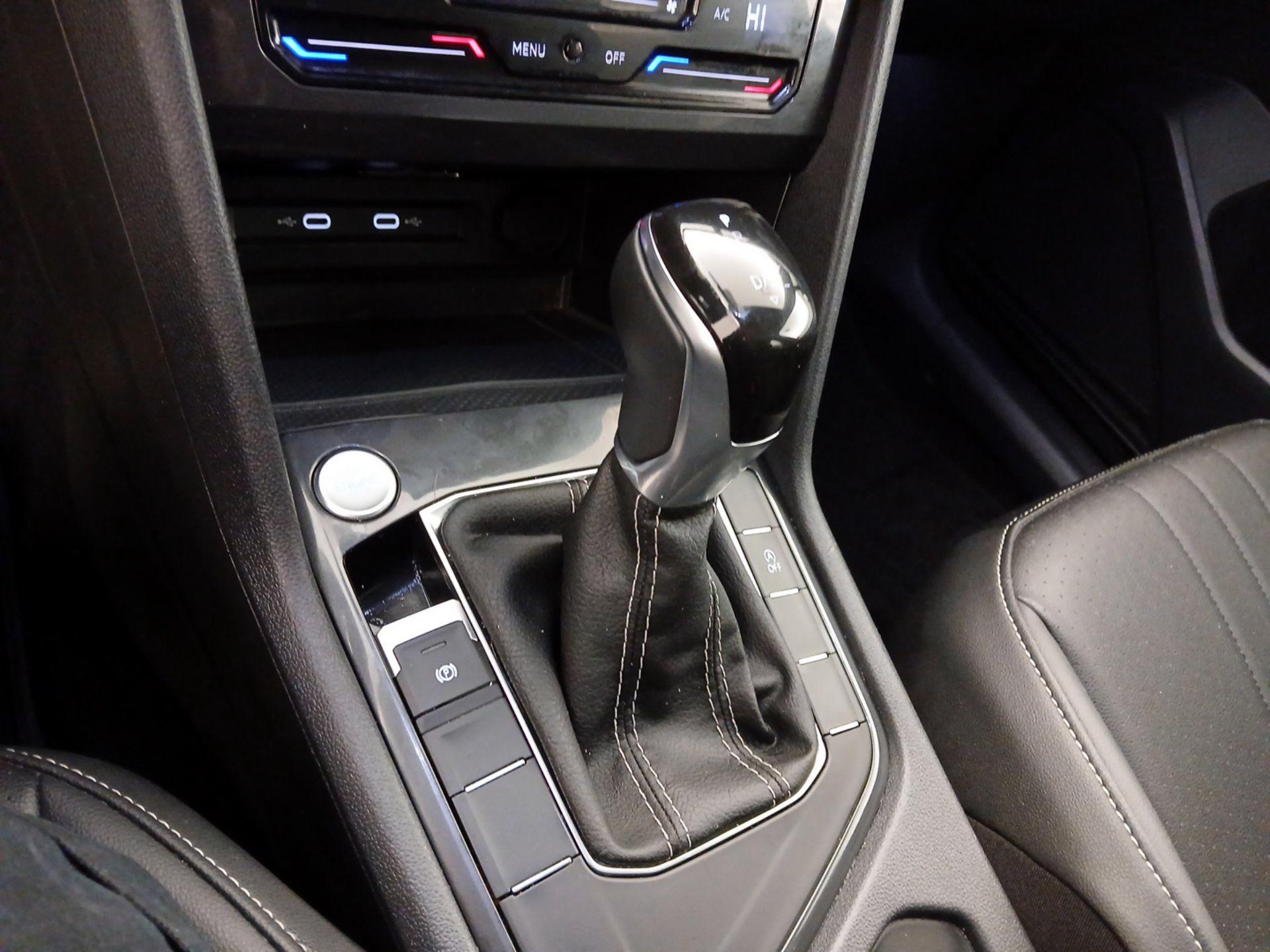 Thumbnail: 2024 Volkswagen Tiguan - 17