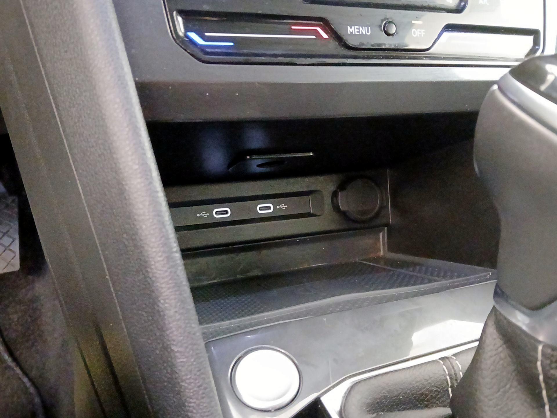 Thumbnail: 2024 Volkswagen Tiguan - 18