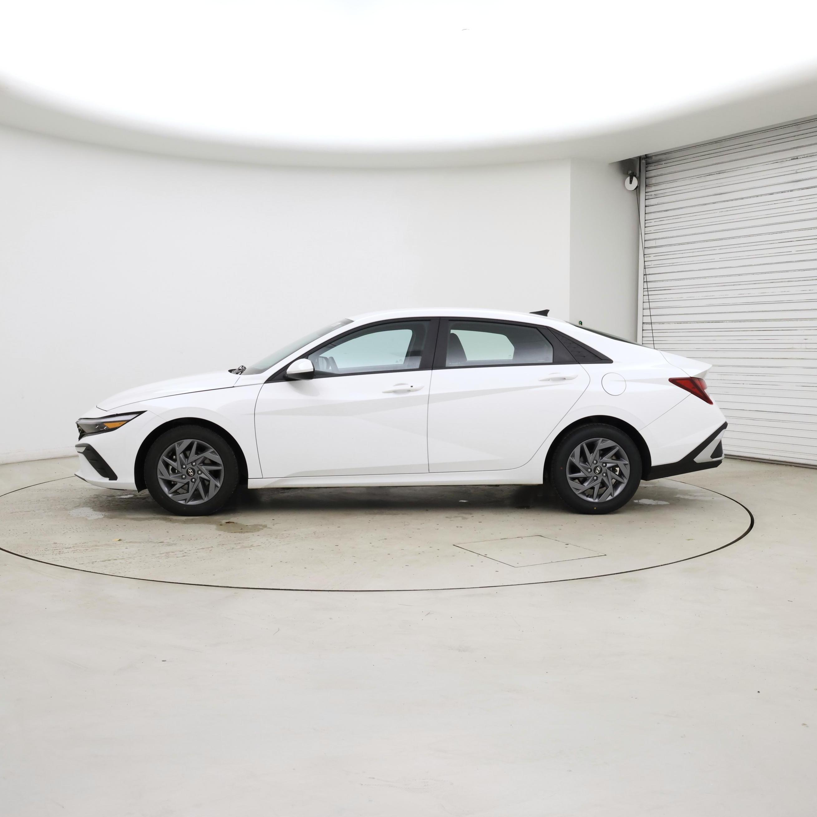 Thumbnail: 2024 Hyundai Elantra - 3