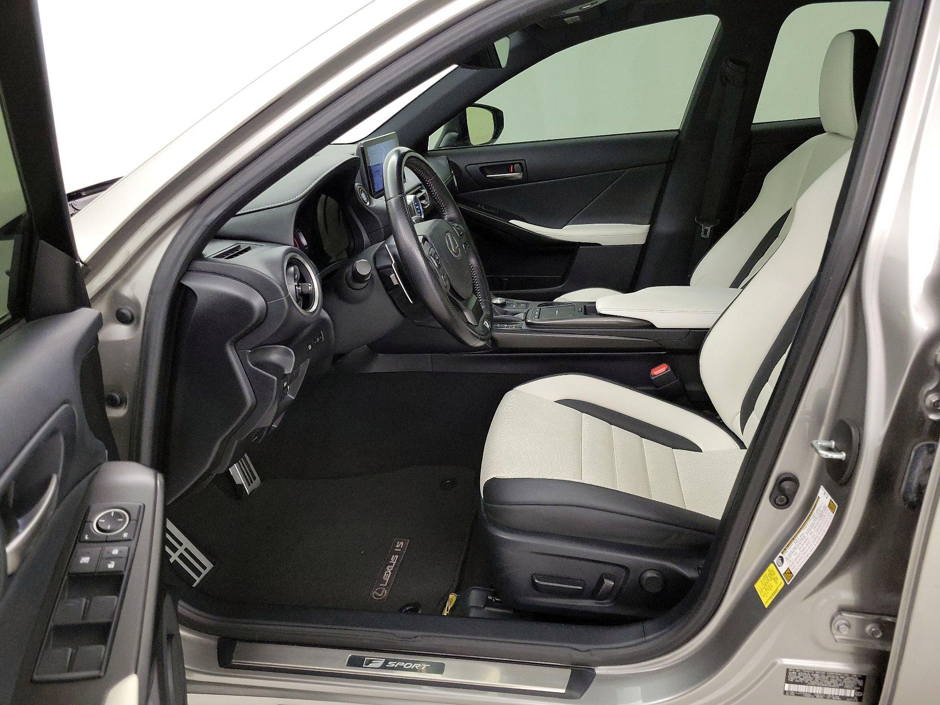 Thumbnail: 2021 Lexus IS - 11