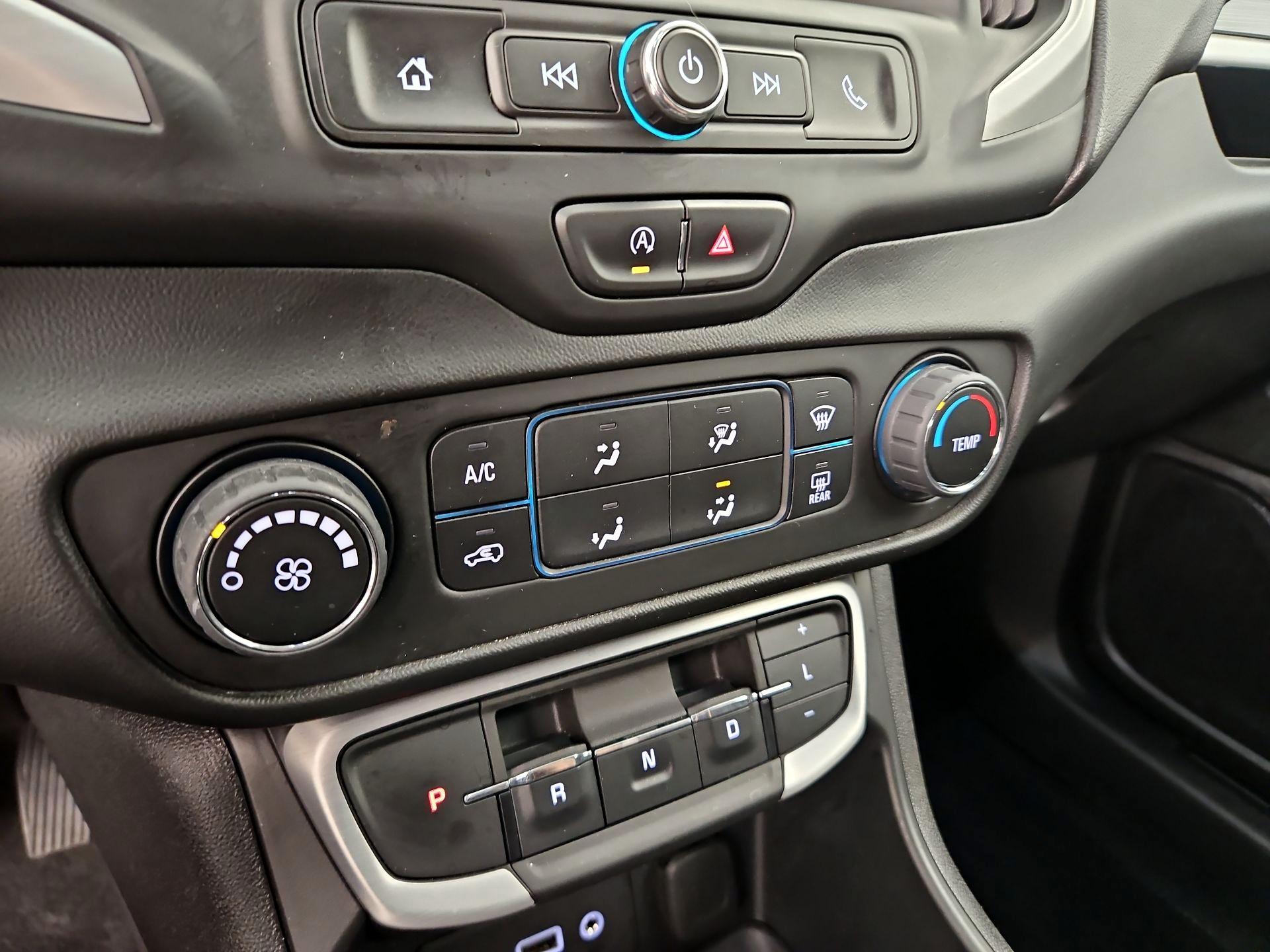 Thumbnail: 2022 GMC Terrain - 16